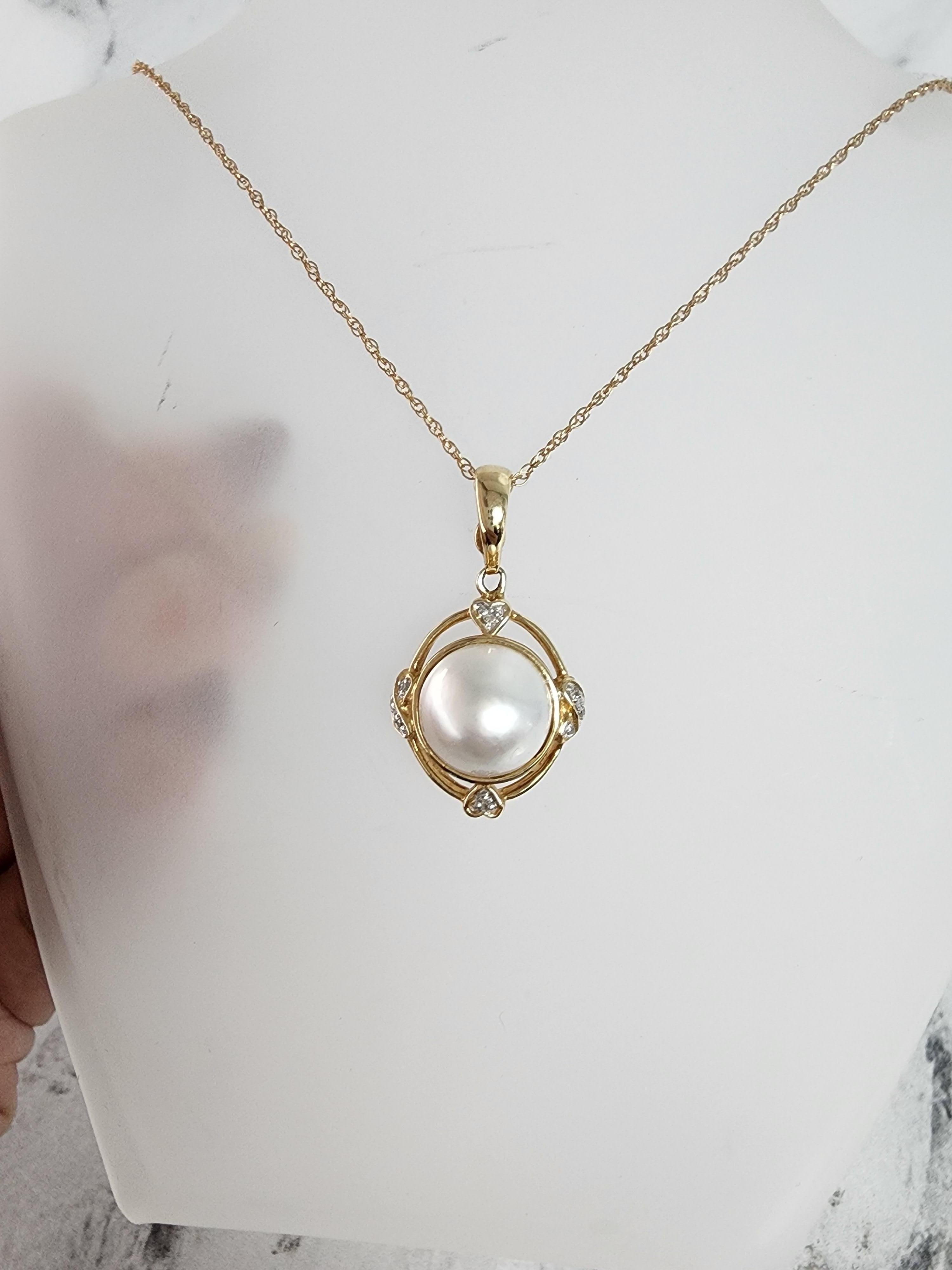 11MM Mabe Pearl with Diamond Accent Necklace In New Condition For Sale In Sugar Land, TX