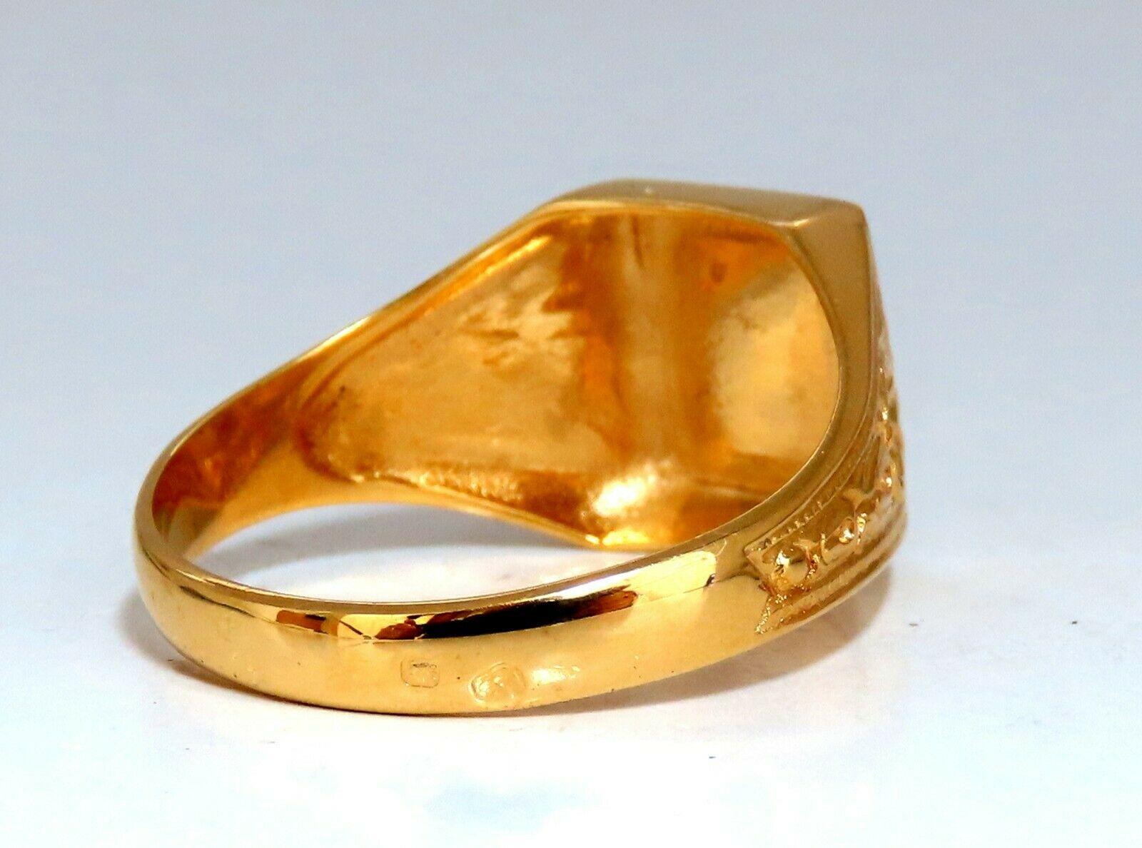 Quadratischer Siegelring für Männer:: 14 Karat:: Ungarn im Zustand „Neu“ in New York, NY