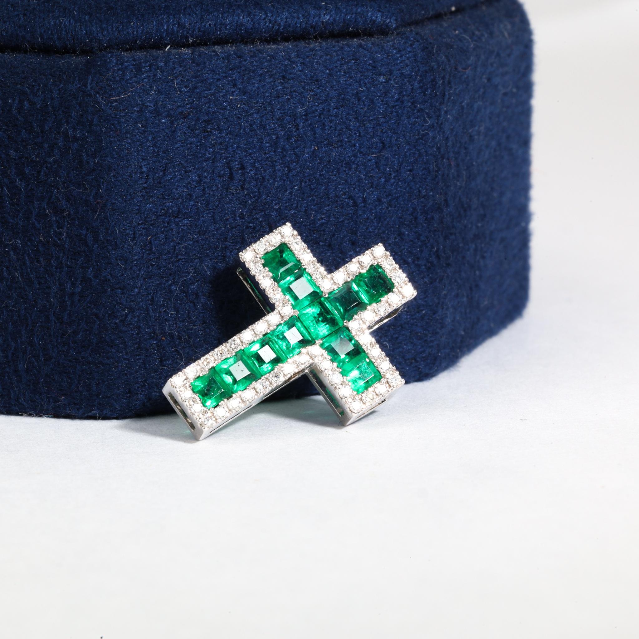 1.1tcw Princess-Cut Natural Emerald and Diamond Cross Pendant in 18K White Gold For Sale 2