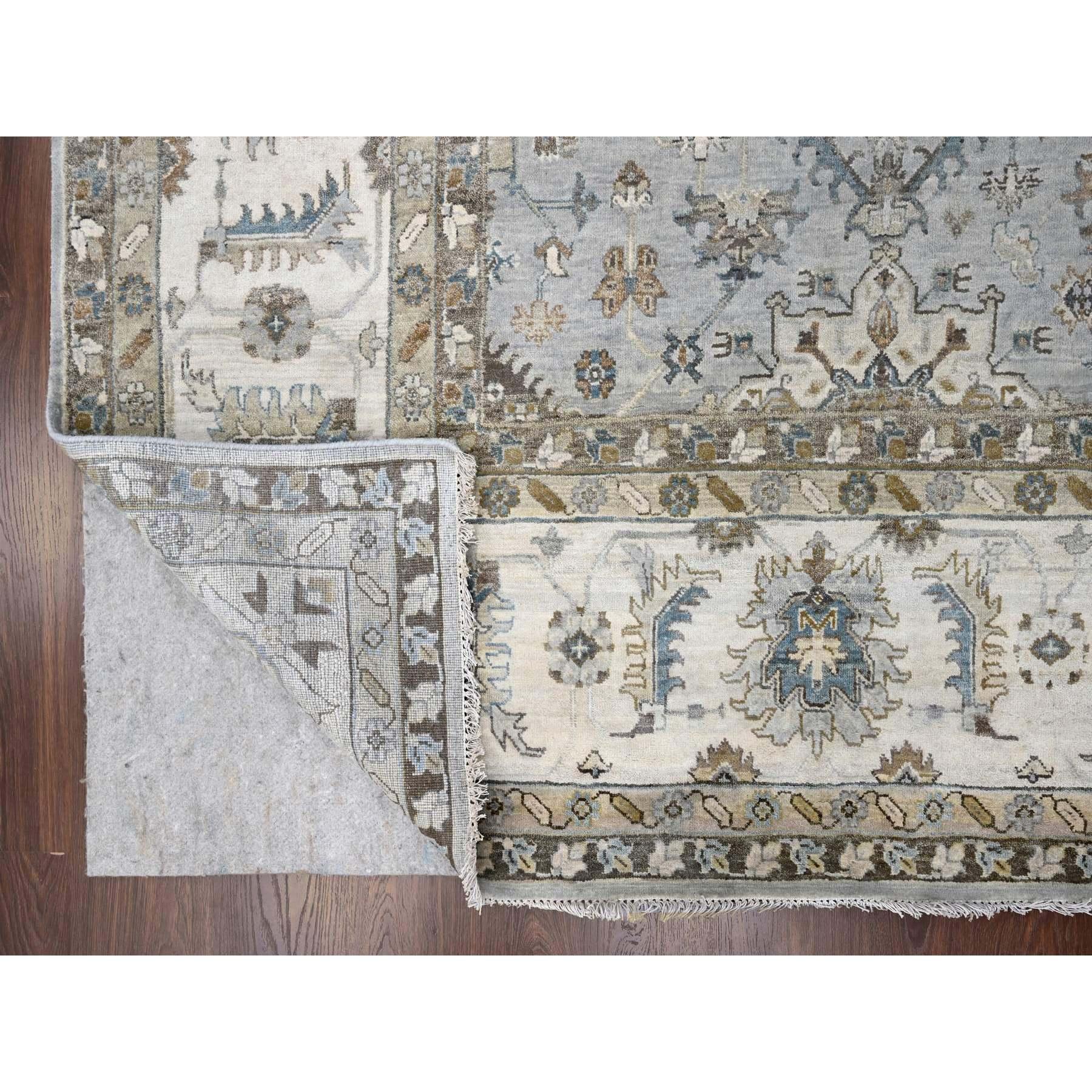 11'x11' Grauer und weißer Karajeh handgeknüpfter, geometrischer Karajeh-Teppich aus Wolle mit quadratischem Design (Indisch) im Angebot