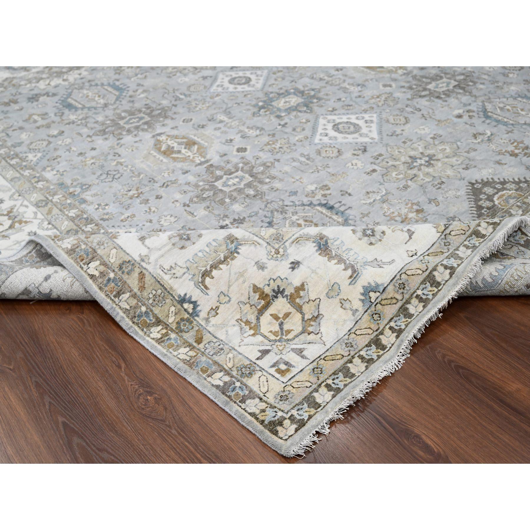 11'x11' Grauer und weißer Karajeh handgeknüpfter, geometrischer Karajeh-Teppich aus Wolle mit quadratischem Design im Zustand „Neu“ im Angebot in Carlstadt, NJ