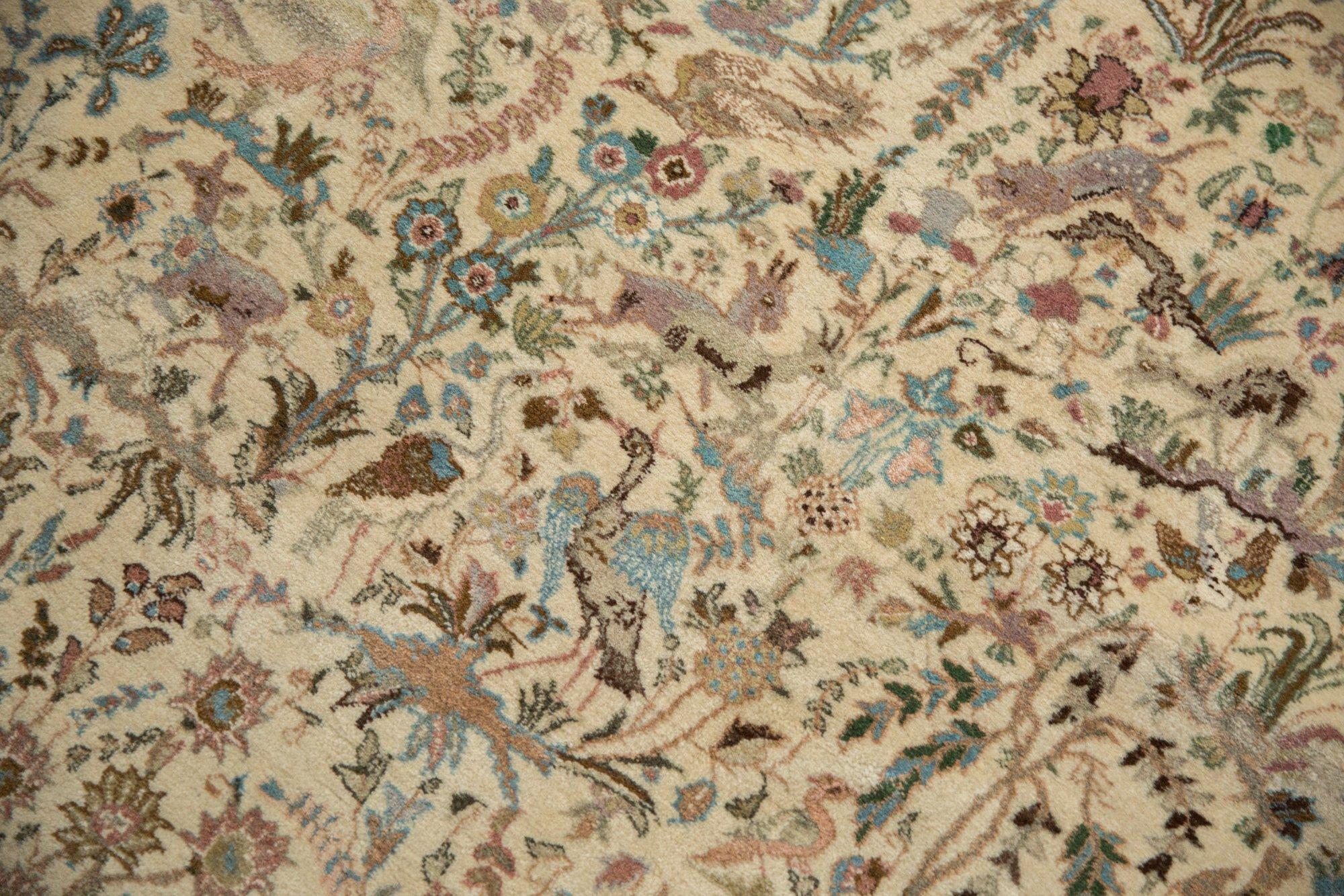 Quadratischer Täbriz-Teppich im Angebot 6