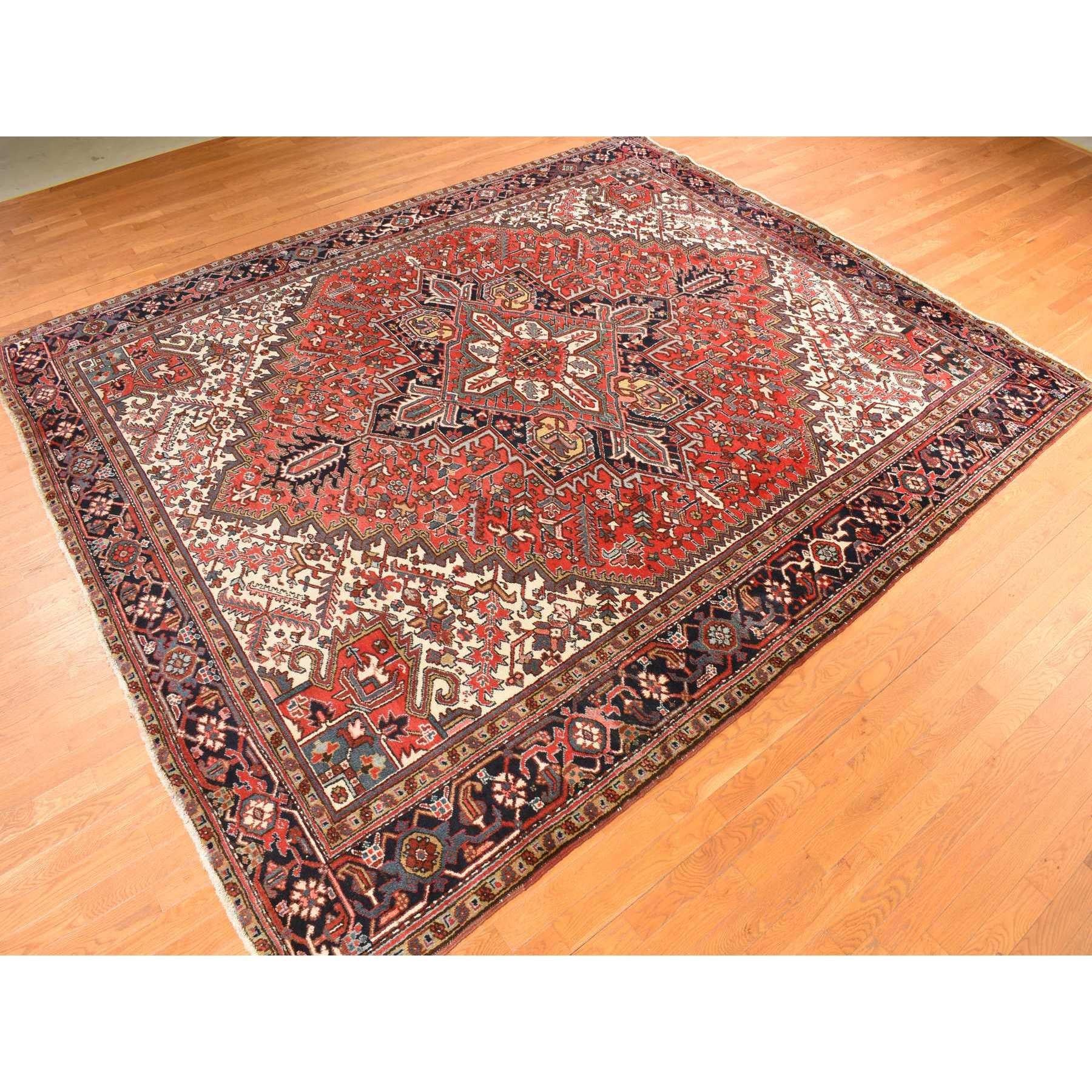 Médiéval Tapis persan semi-ancien Heriz rouge et pur, noué à la main, rouge 11'x13' en vente