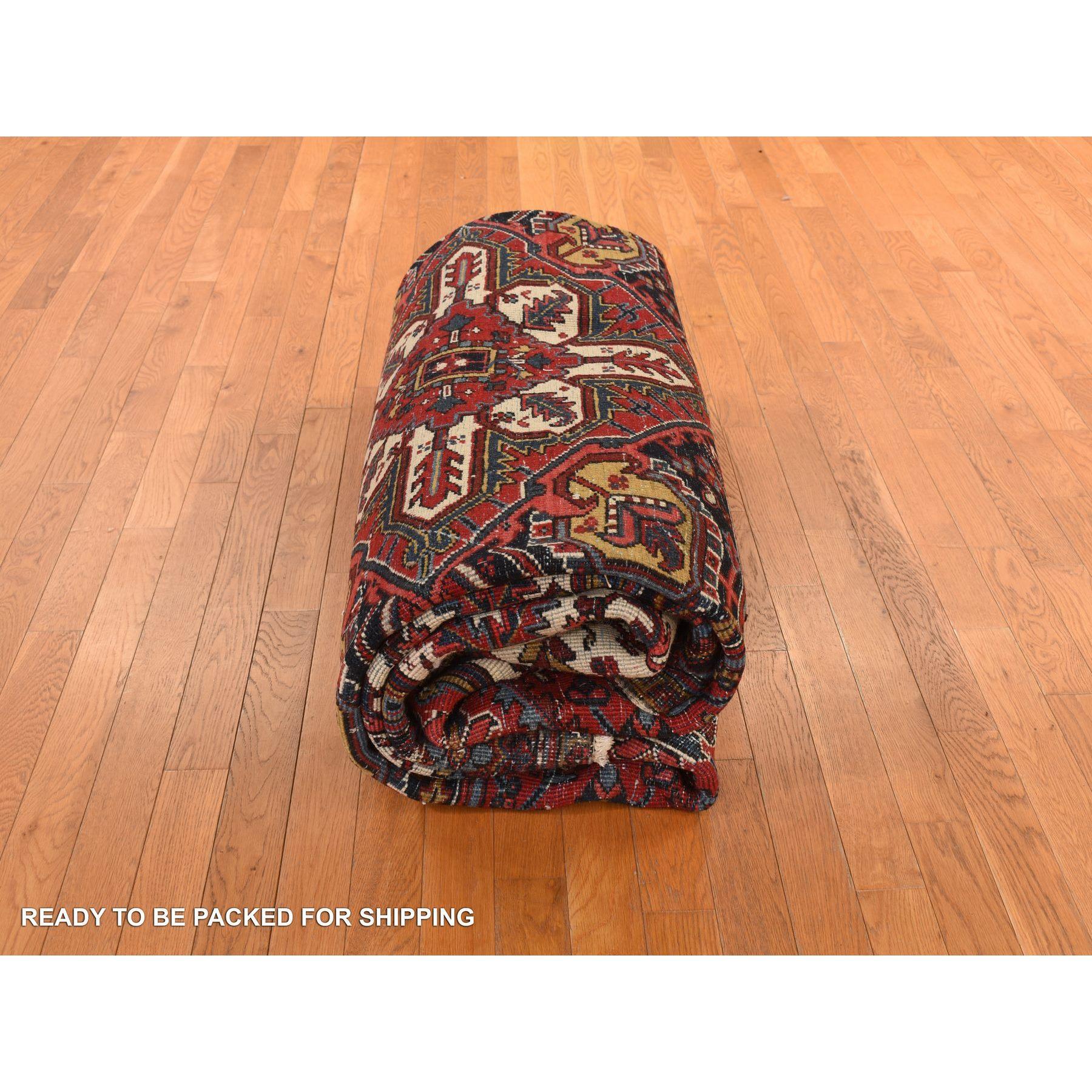 Laine Tapis persan semi-ancien Heriz rouge et pur, noué à la main, rouge 11'x13' en vente
