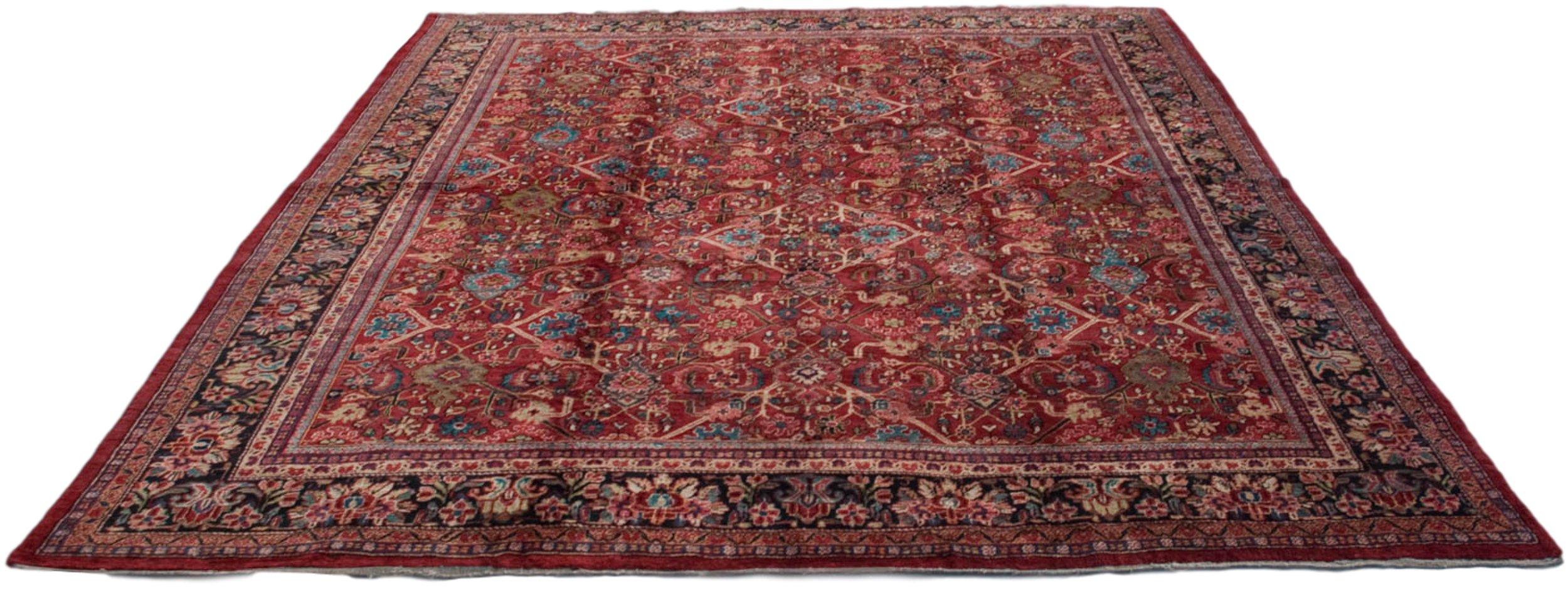 Vintage Mahal Carpet In Excellent Condition For Sale In Katonah, NY