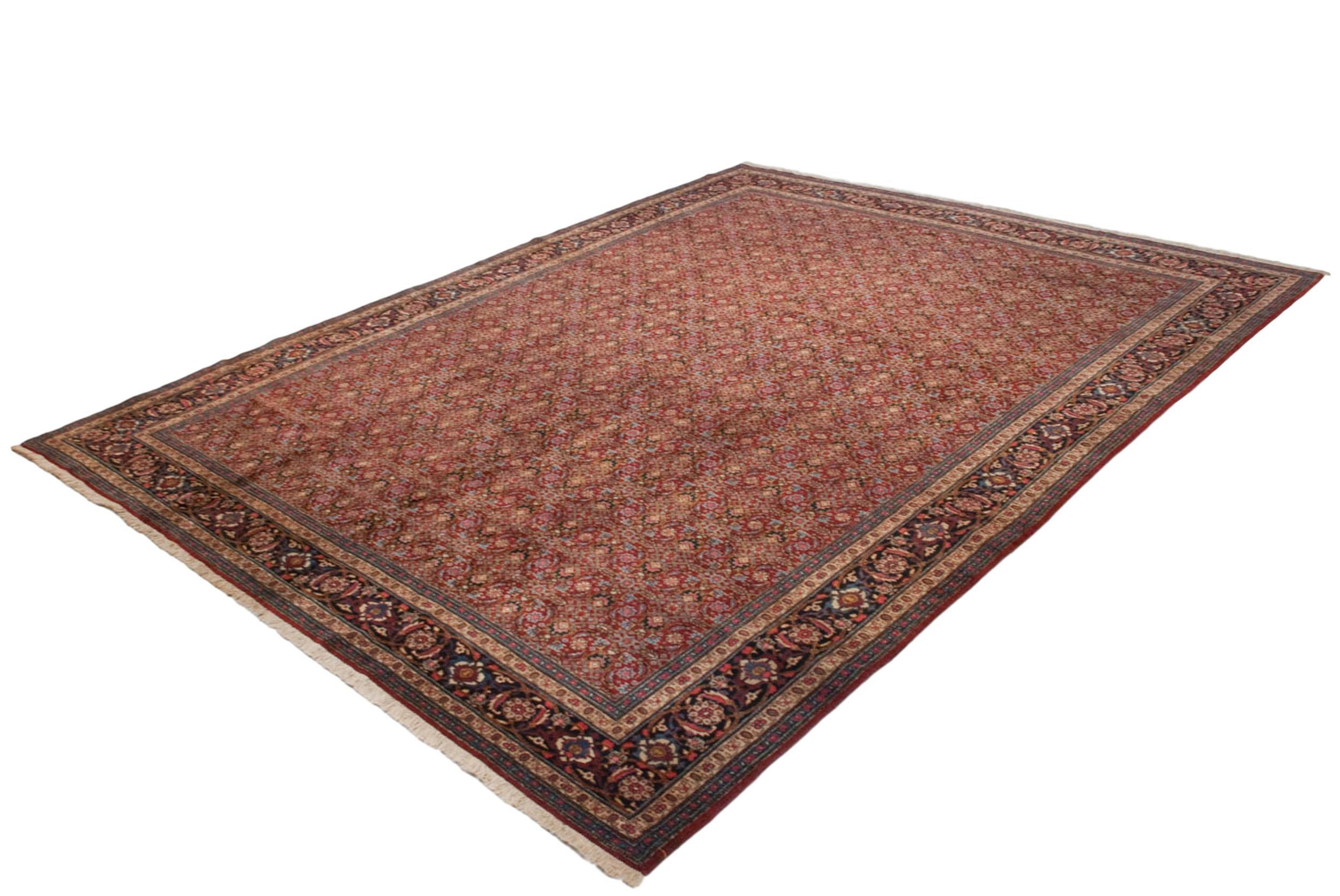 Vintage Tabriz Carpet In Excellent Condition For Sale In Katonah, NY