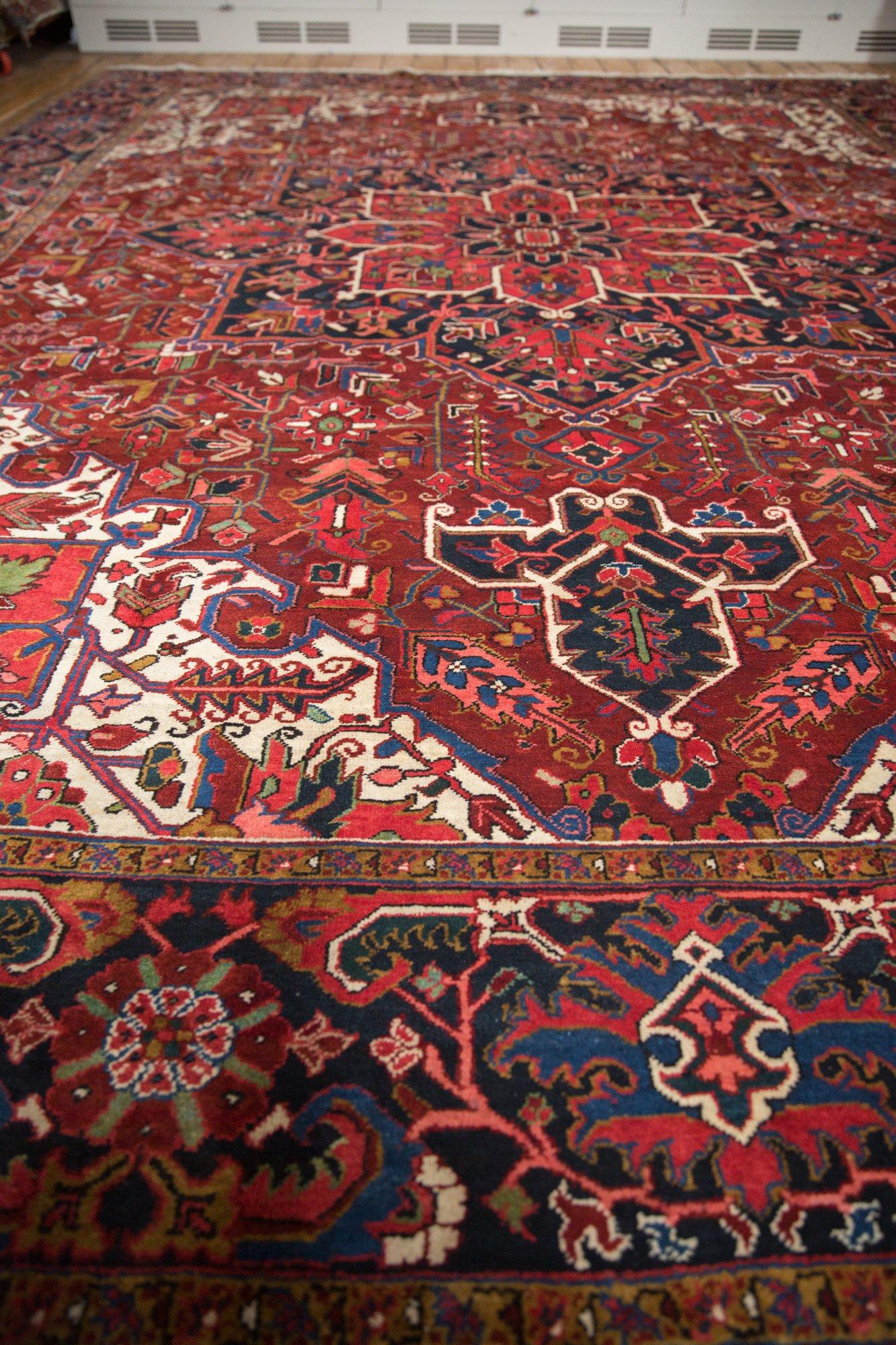 Vintage Ahar Carpet In Excellent Condition For Sale In Katonah, NY