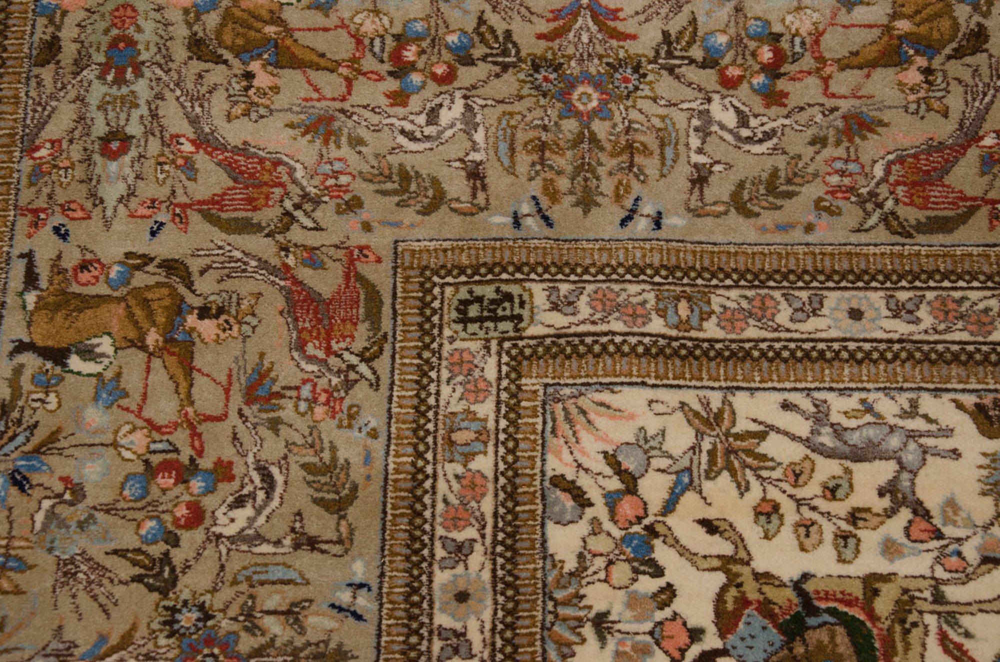 Vintage Tabriz Carpet  In Excellent Condition For Sale In Katonah, NY
