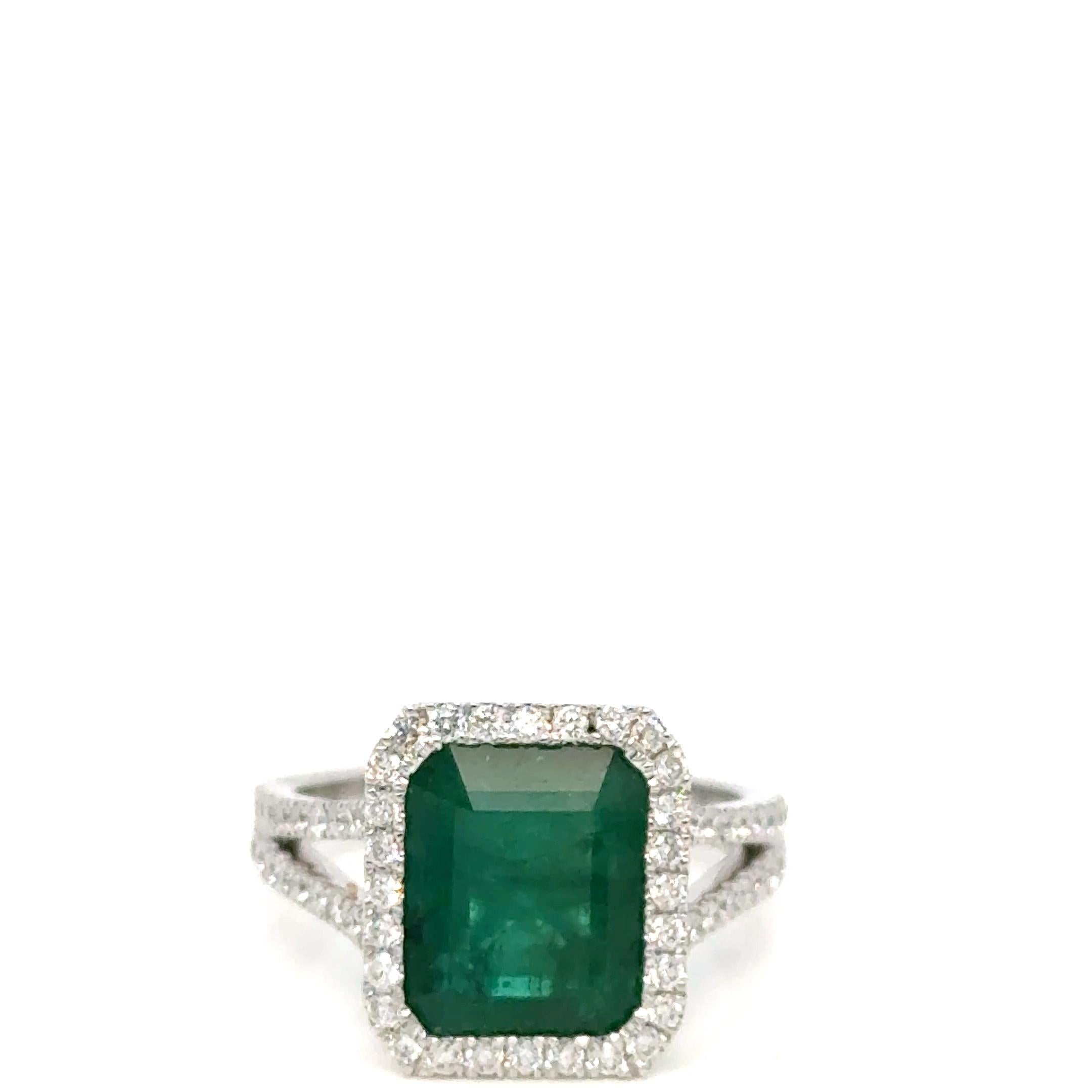 Oktagon-Form Smaragd Ring mit Shinny Diamond Bright 14KT Gold .

Sichern Sie sich Ihr Exemplar noch heute: Begrenzter Vorrat verfügbar. Verpassen Sie nicht die Chance, sich Ihren Smaragdring noch heute zu sichern. Es ist nicht nur ein Ring, es ist