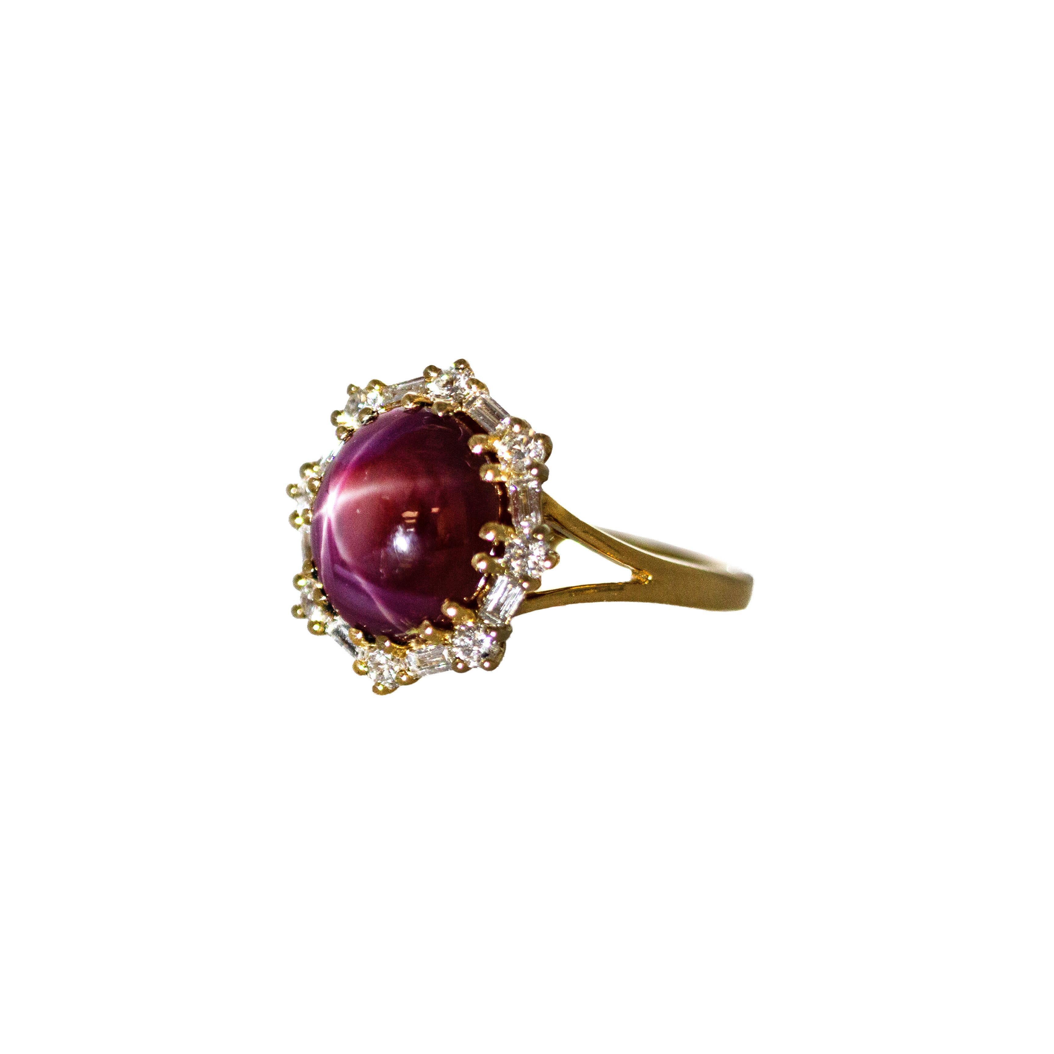 Art déco 11x9.5mm, 5.5cts Madagascar Star Ruby and Natural Diamond Ring in 14K Solid Gold (Bague en or massif 14K) en vente