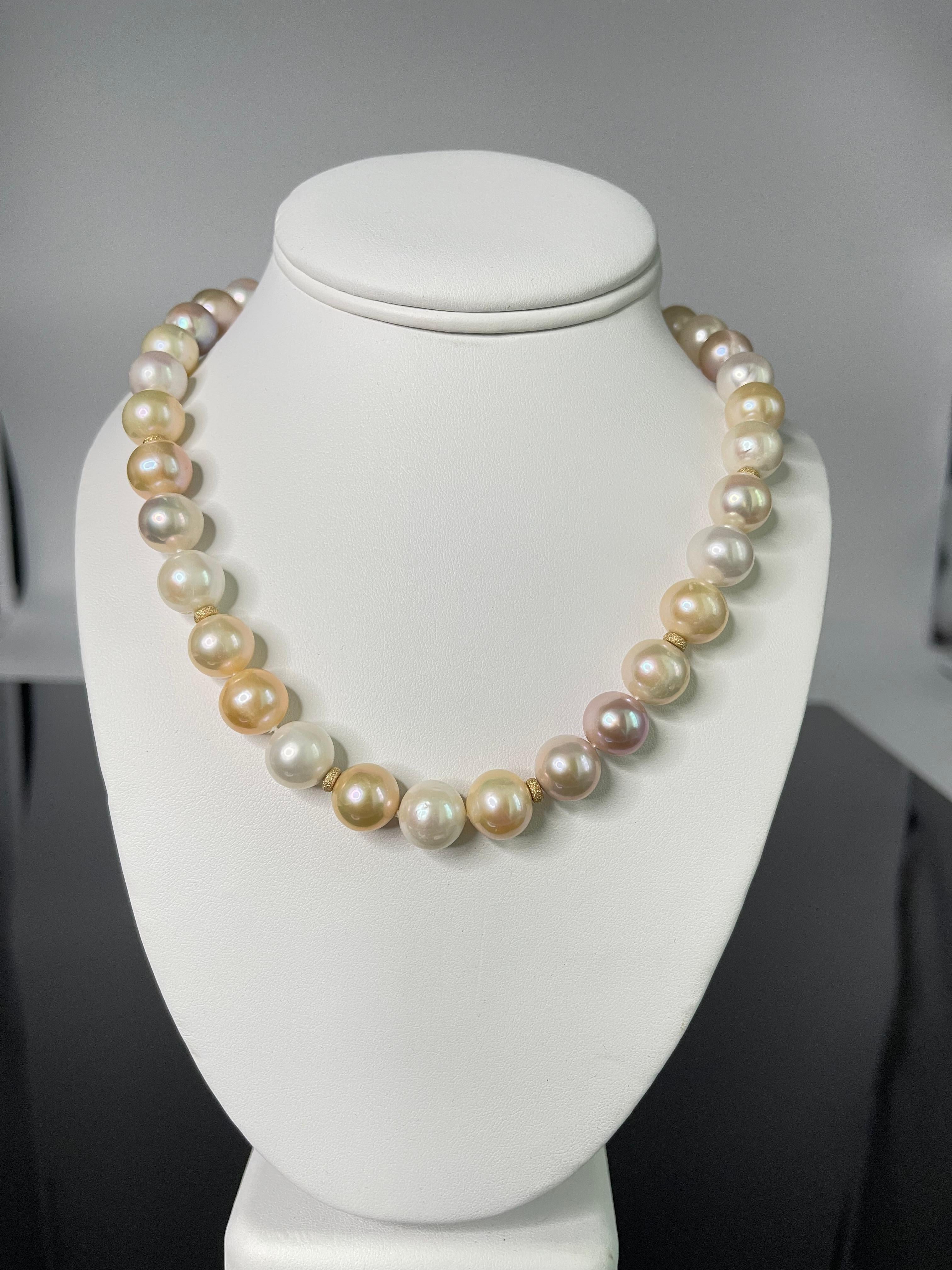 Collier de perles d'eau douce 12-13mm avec accents en or jaune 14k en vente 5