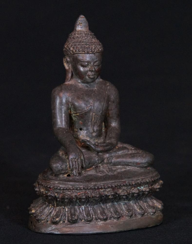 Burmese 12-13th century Special - antique Arakan Buddha from Burma For Sale