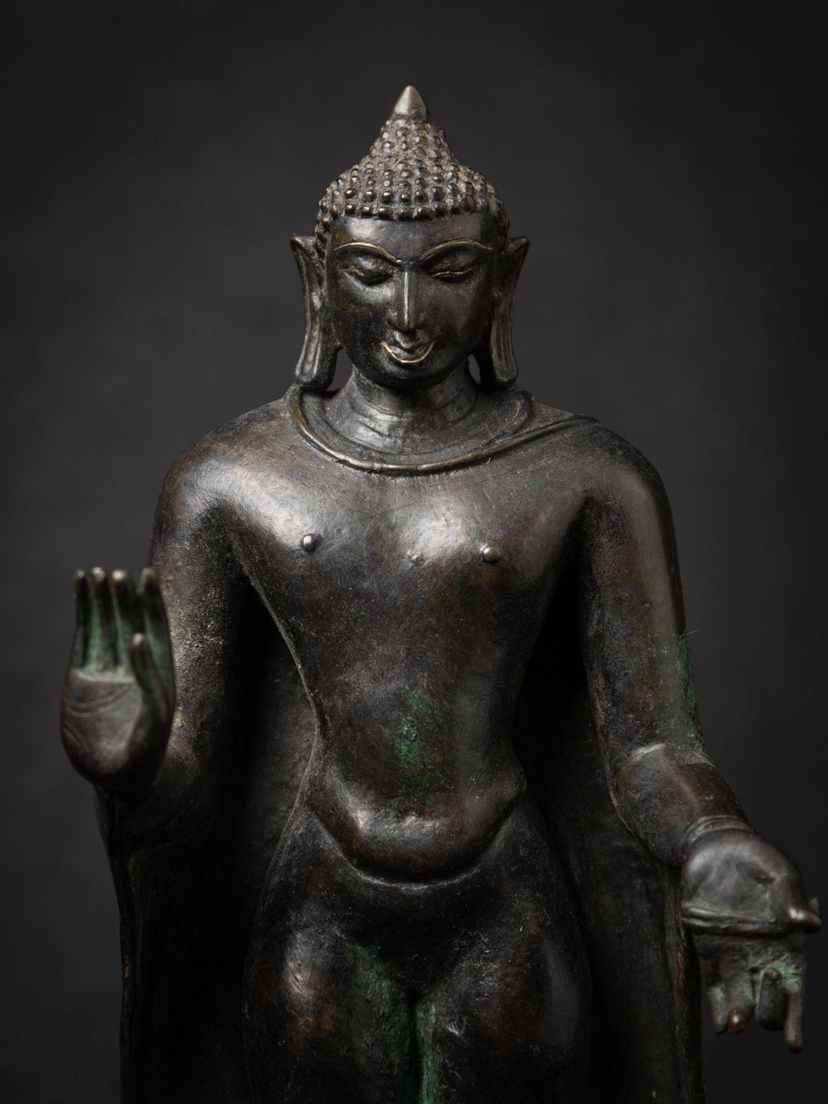 18th Century and Earlier 12-13th Century Very special antique bronze Bagan Buddha from Burma For Sale