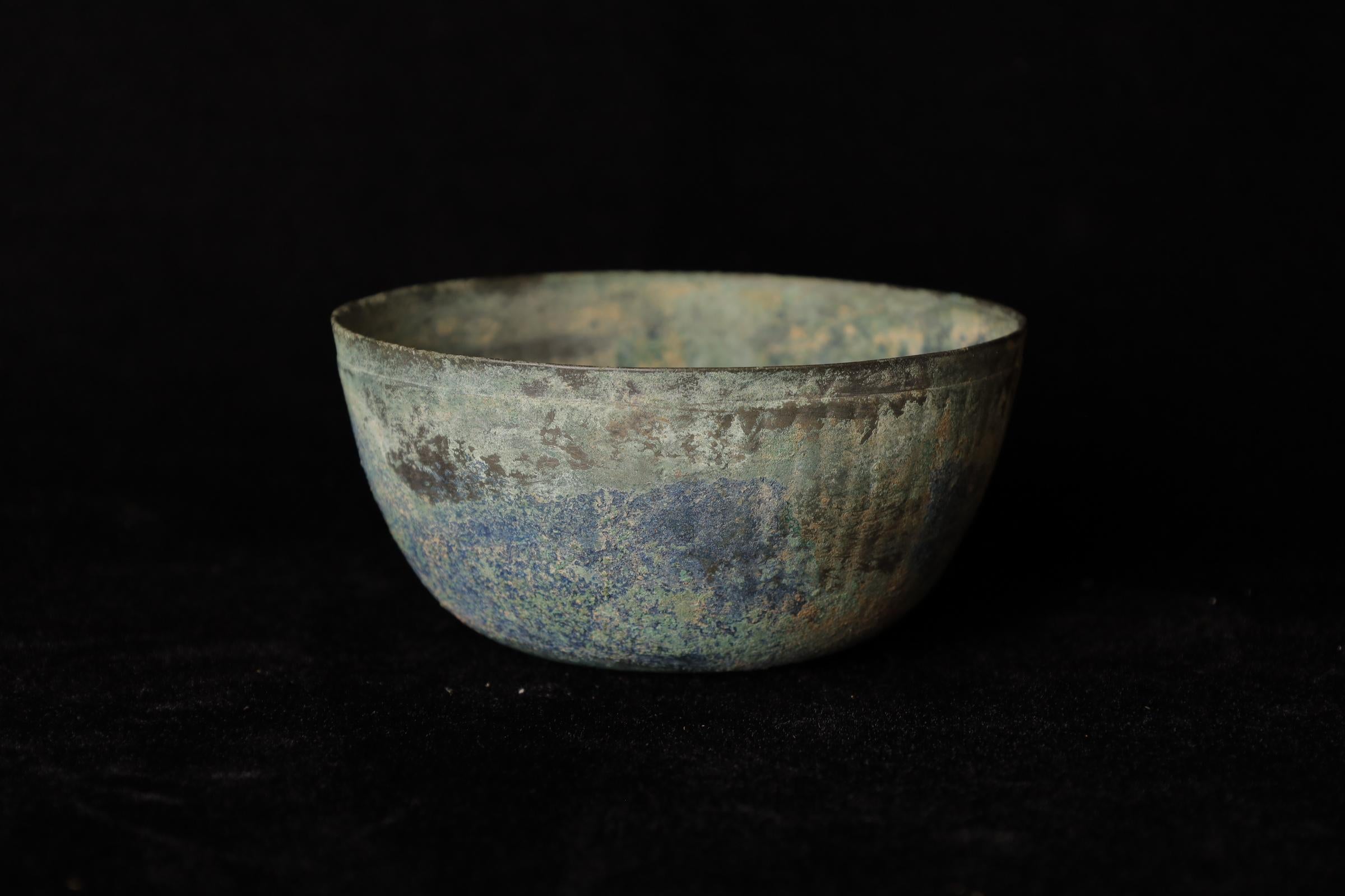 12-14th century Sukhothai kingdom(Thailand) rare bronze ribbed bowl For Sale 3