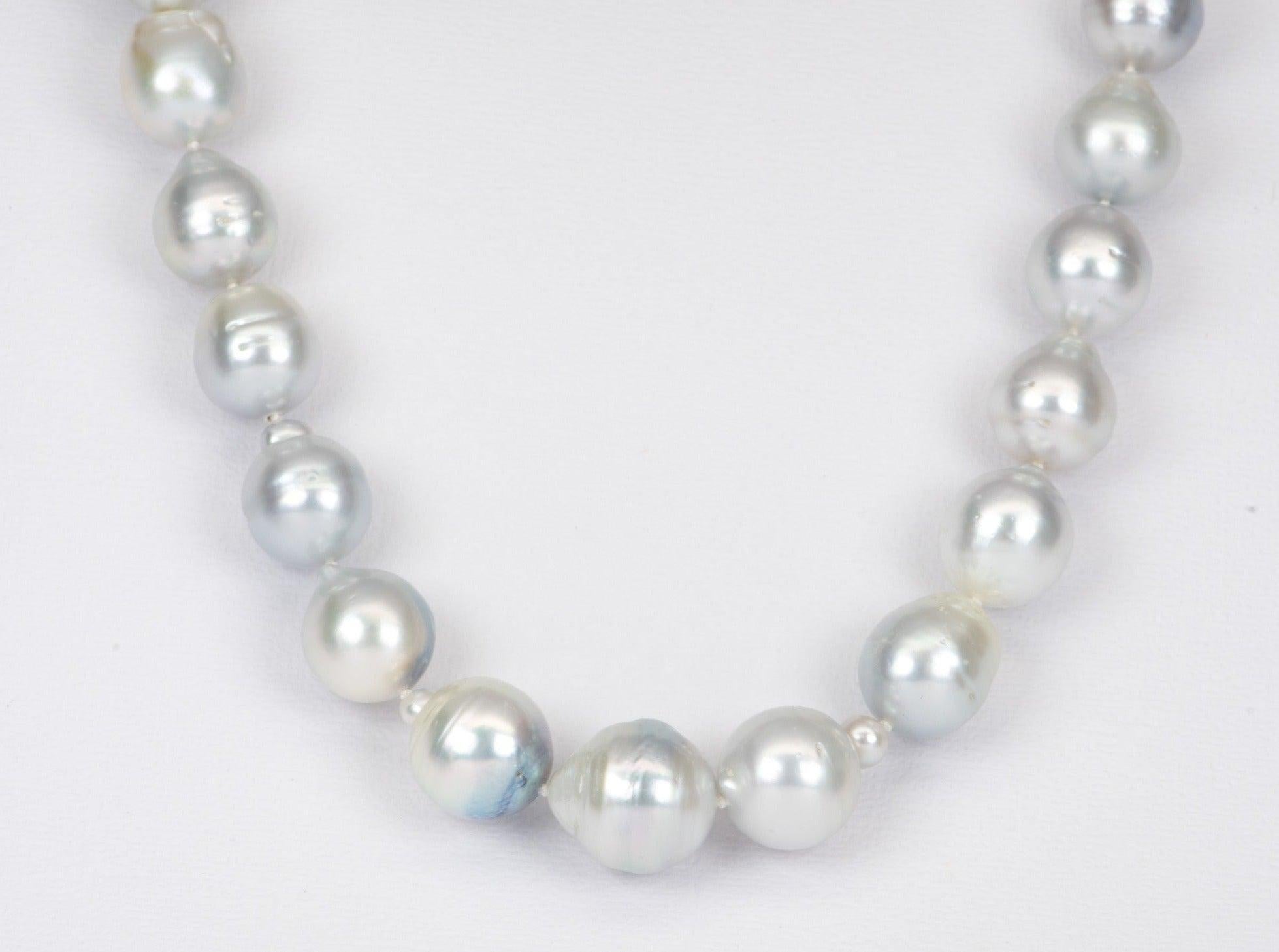 Round Cut South Sea Baroque Pearl Hand Knotted Necklace 14k White Gold Clasp For Sale