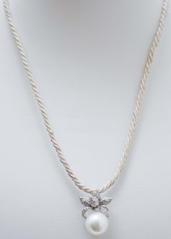 12. 5 Mm Pearl, Diamonds, 18 Karat White Gold Pendant Necklace.