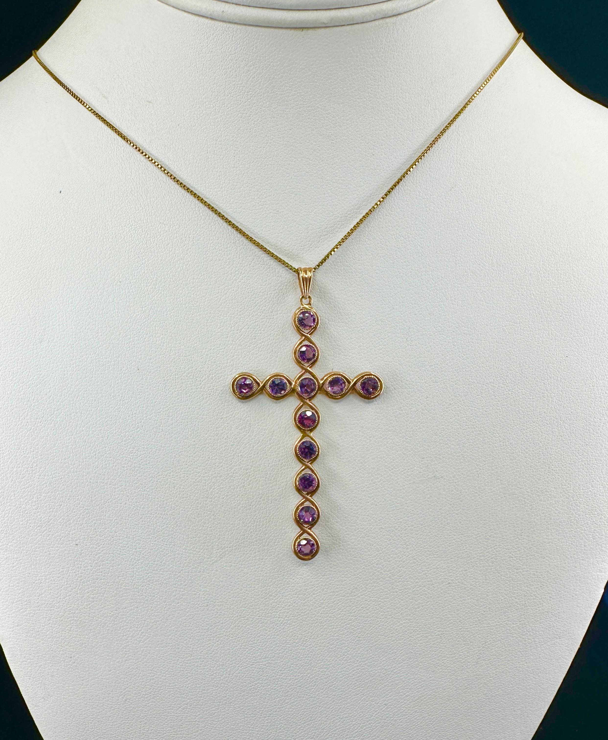 12 Collier pendentif croix en améthyste or Antique Victorien Art Deco 2.5 Inch Excellent état - En vente à New York, NY
