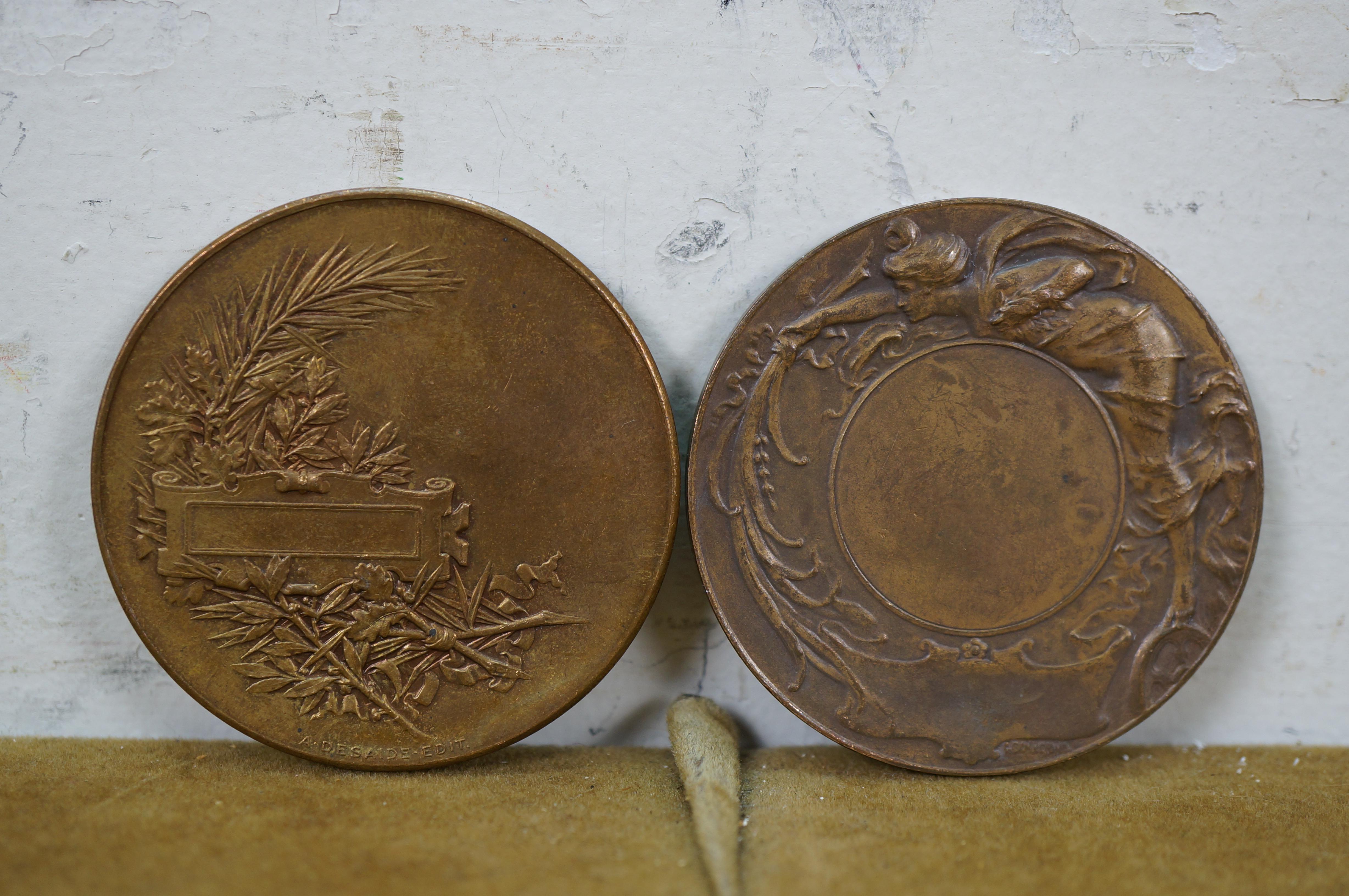 12 médailles anciennes en bronze Art Nouveau Médailles des employés de la NCR Récompenses en vente 4