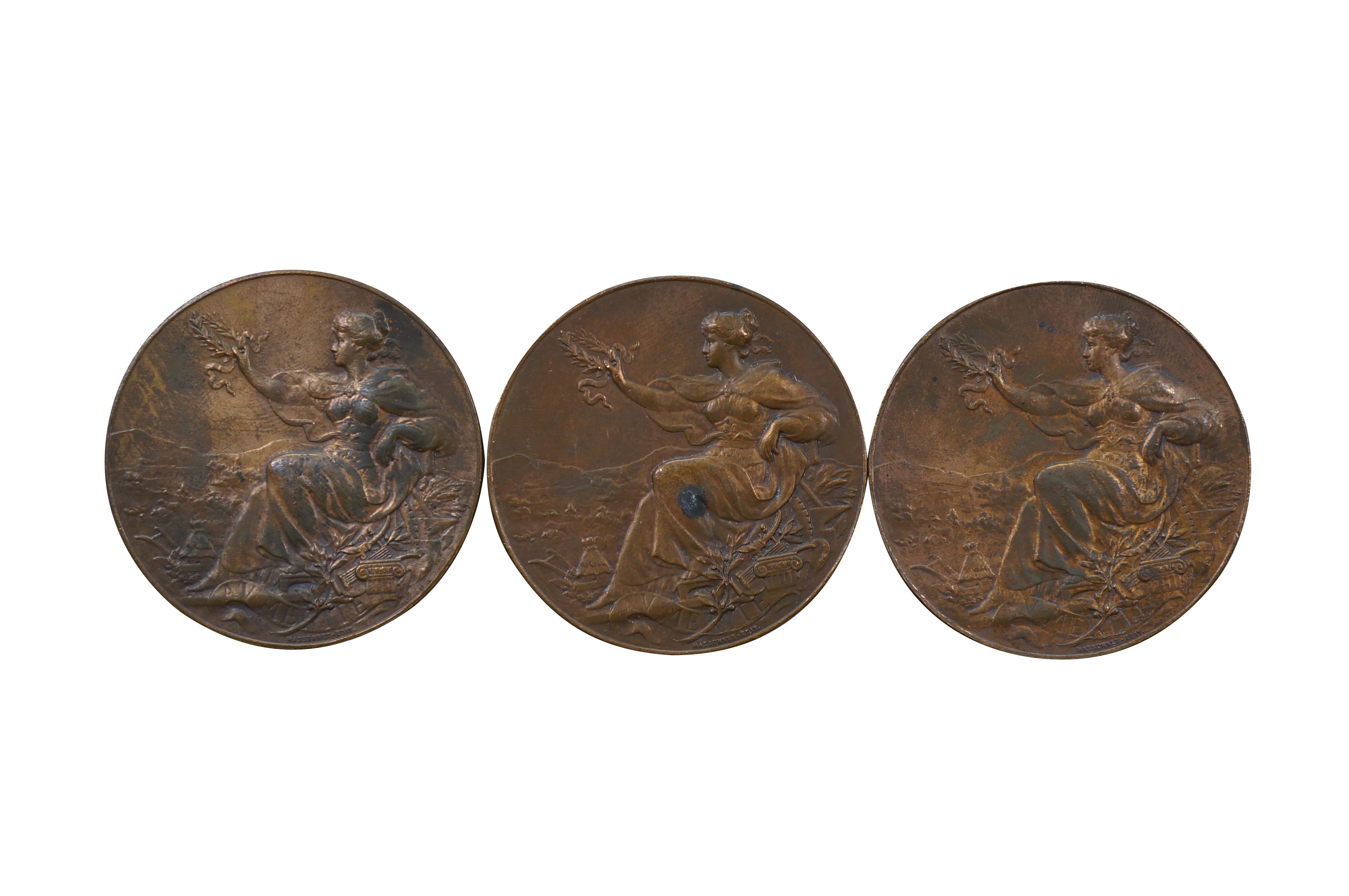 Art nouveau 12 médailles anciennes en bronze Art Nouveau Médailles des employés de la NCR Récompenses en vente