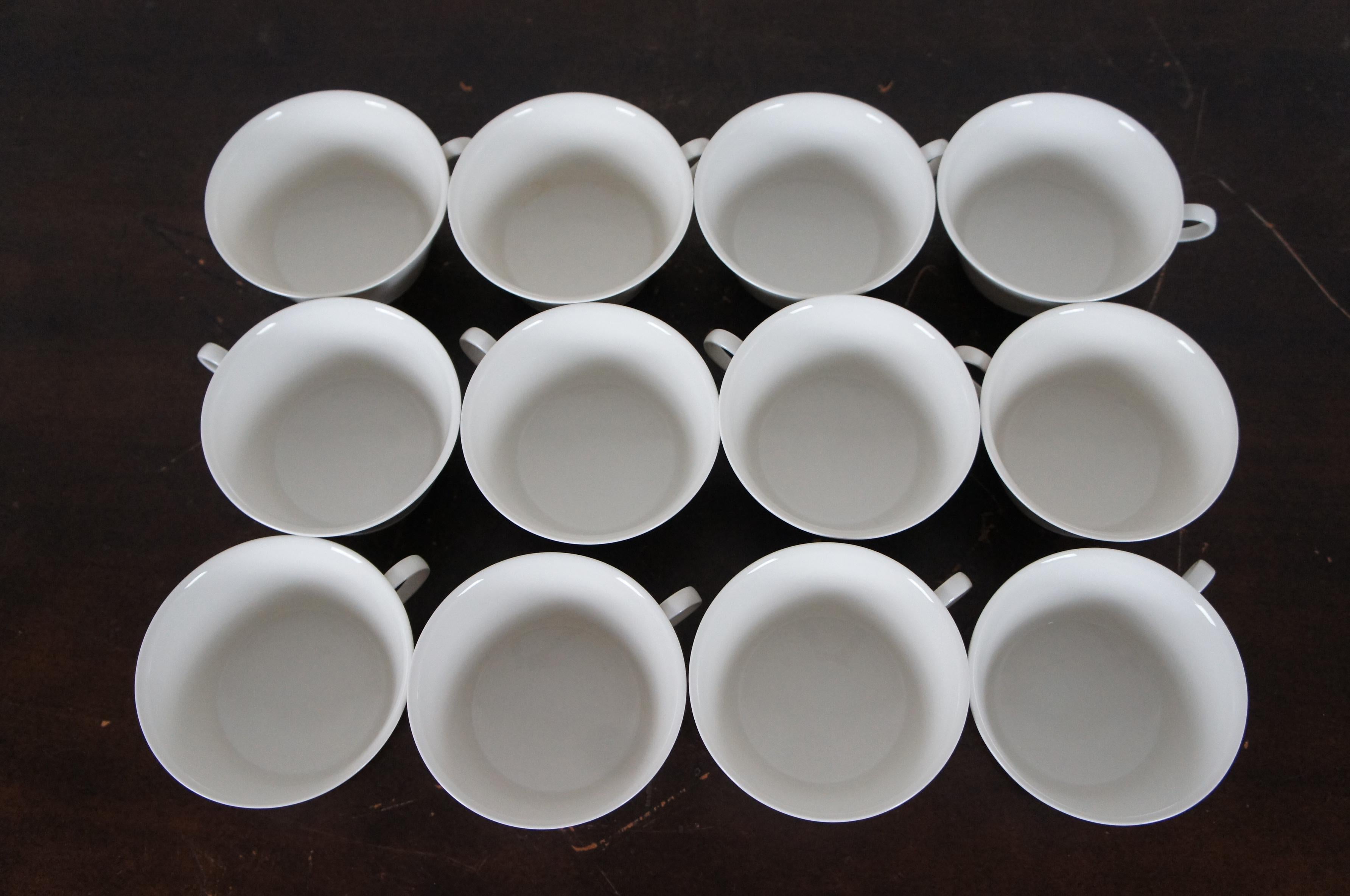 12 Antique Berlin Kpm Arkadia Urania White Porcelain Tea Coffee Cups & Case In Good Condition For Sale In Dayton, OH