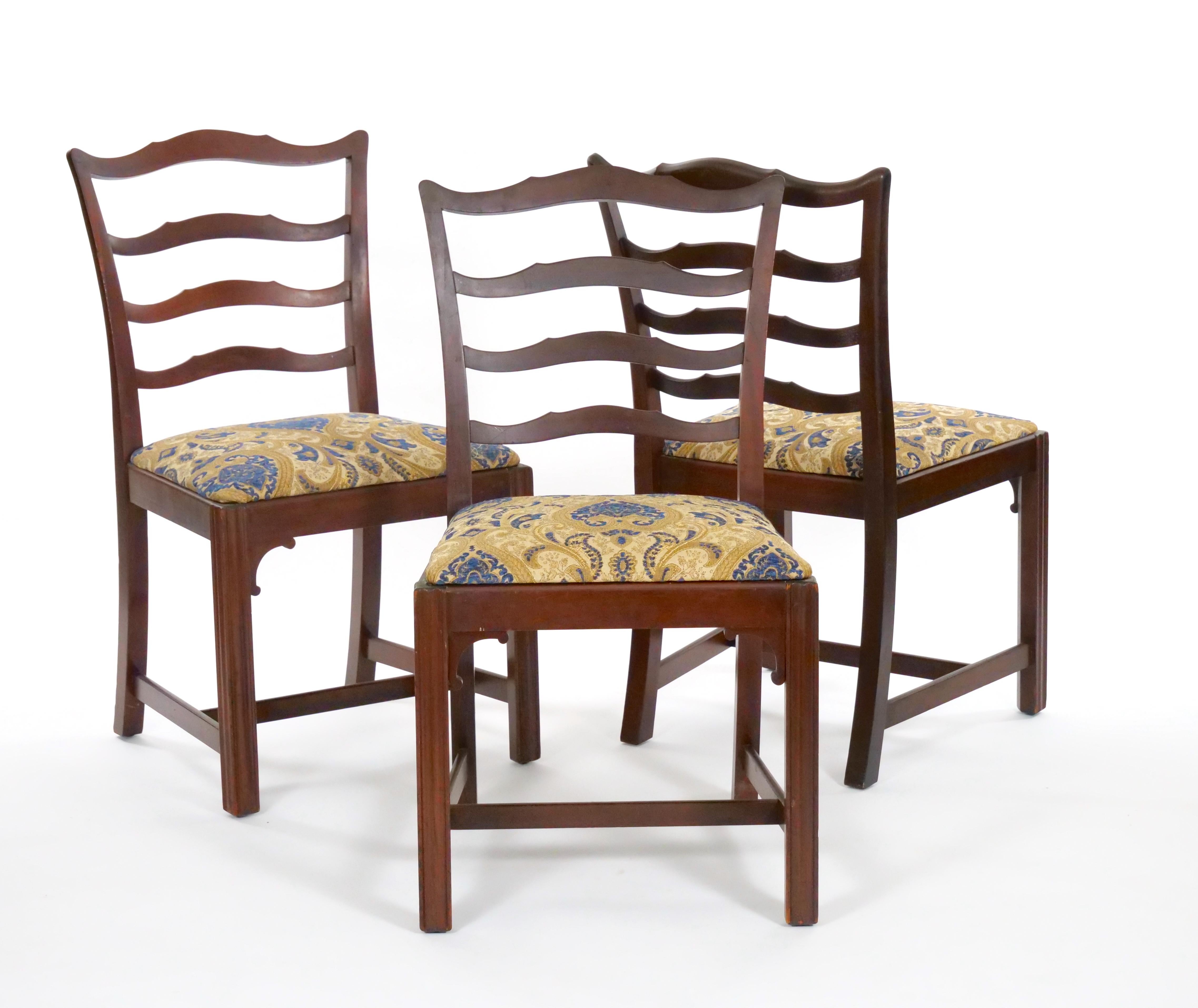 12 Antique Chippendale Style Carved Mahogany Ribbon Back Dining Chairs For Sale 4