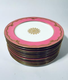 12 assiettes à dessert anglaises anciennes roses et or en relief avec médaillon central