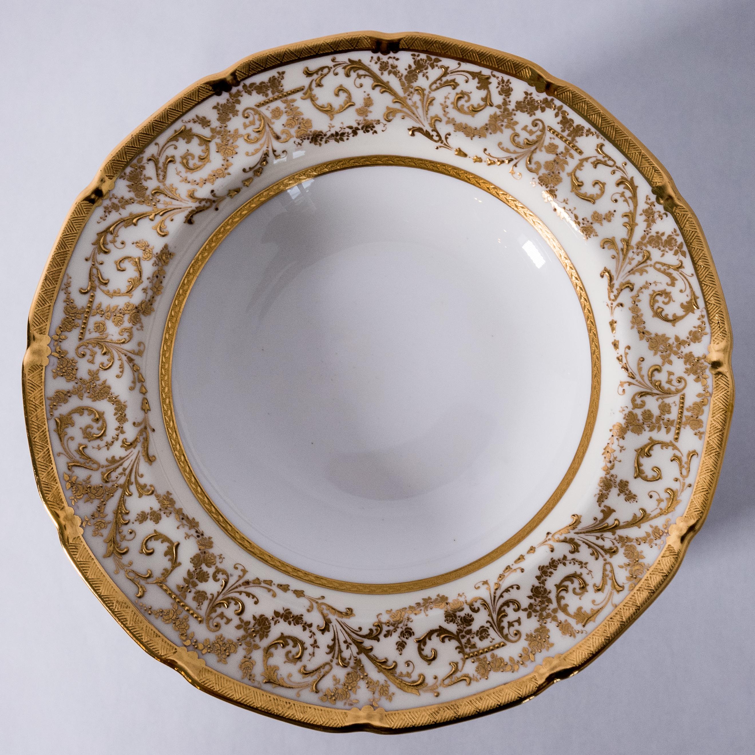 A great set from Royal Doulton, England Circa 1910 and custom ordered through the fine Gilded Age Retailer Marshall Fields Chicago. A go to size for soup, pasta, salads, ice cream or desserts with sauce. This set is in amazing condition and features