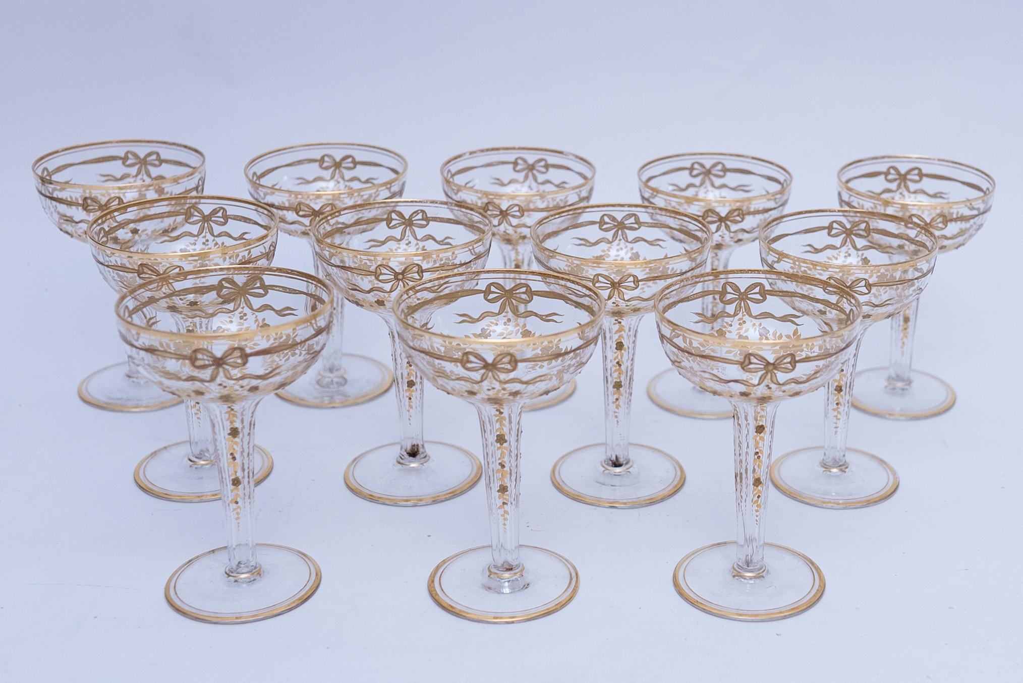 12 Antique Hollow Stem Champagne Coupes, Raised Gilding Throughout, Cut Stem In Good Condition In West Palm Beach, FL