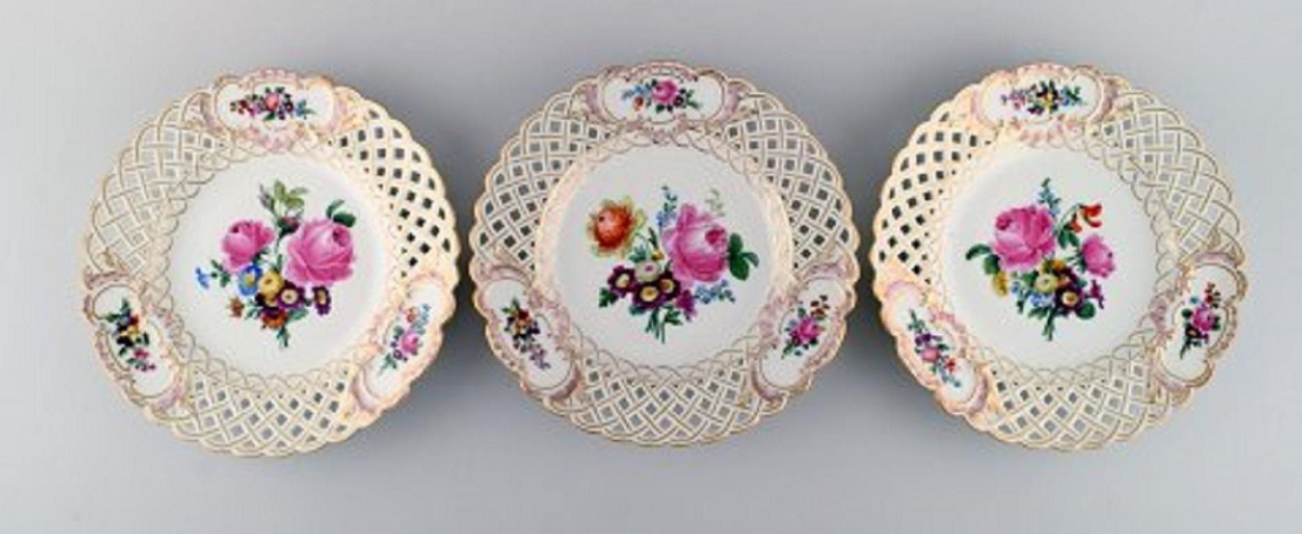 German 12 Antique Meissen Openwork Plates in Hand Painted Porcelain, circa 1900