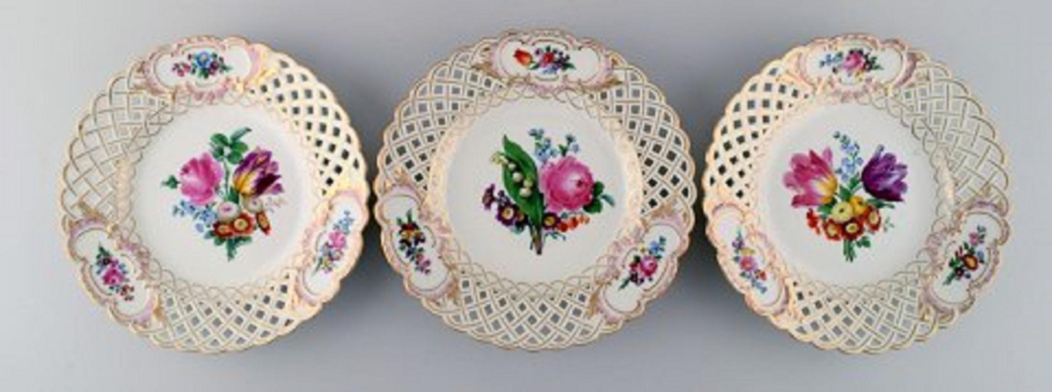 Hand-Painted 12 Antique Meissen Openwork Plates in Hand Painted Porcelain, circa 1900
