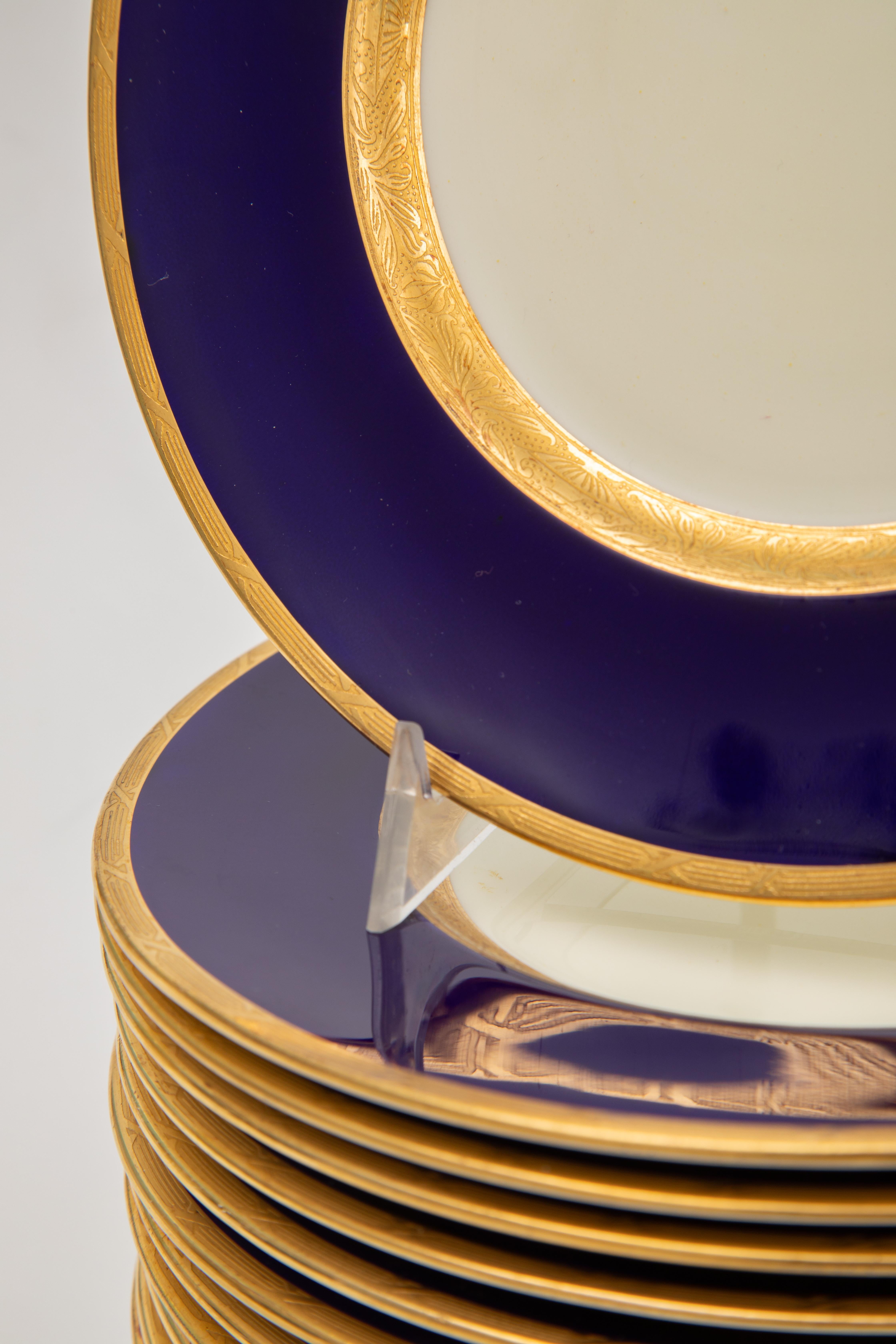 Inizio XX secolo 12 Antichi piatti da portata o da dessert Minton England blu cobalto e oro in vendita