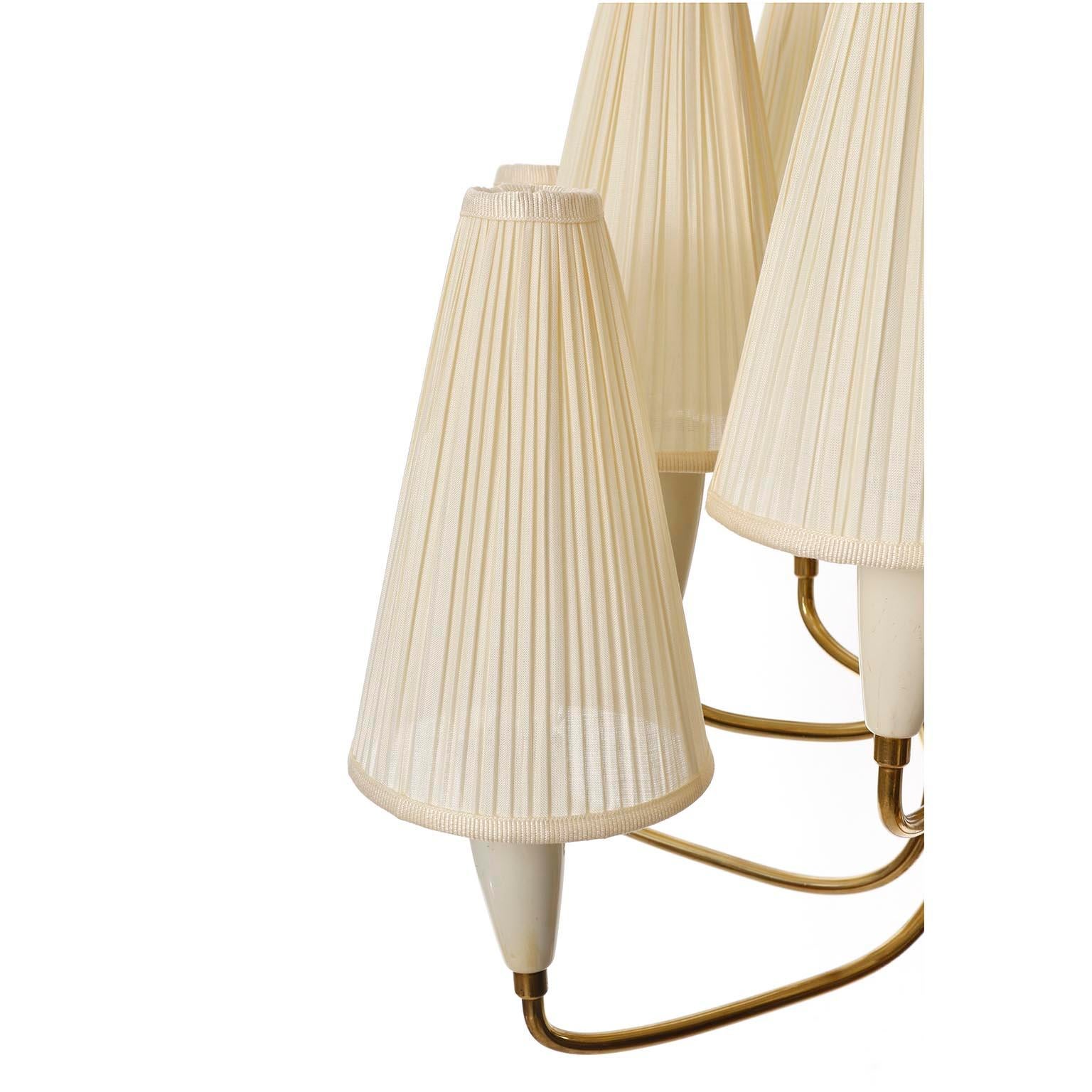 12-Arm Chandelier Pendant Light, Brass Cream Fabric Shades, Rupert Nikoll, 1960s For Sale 1