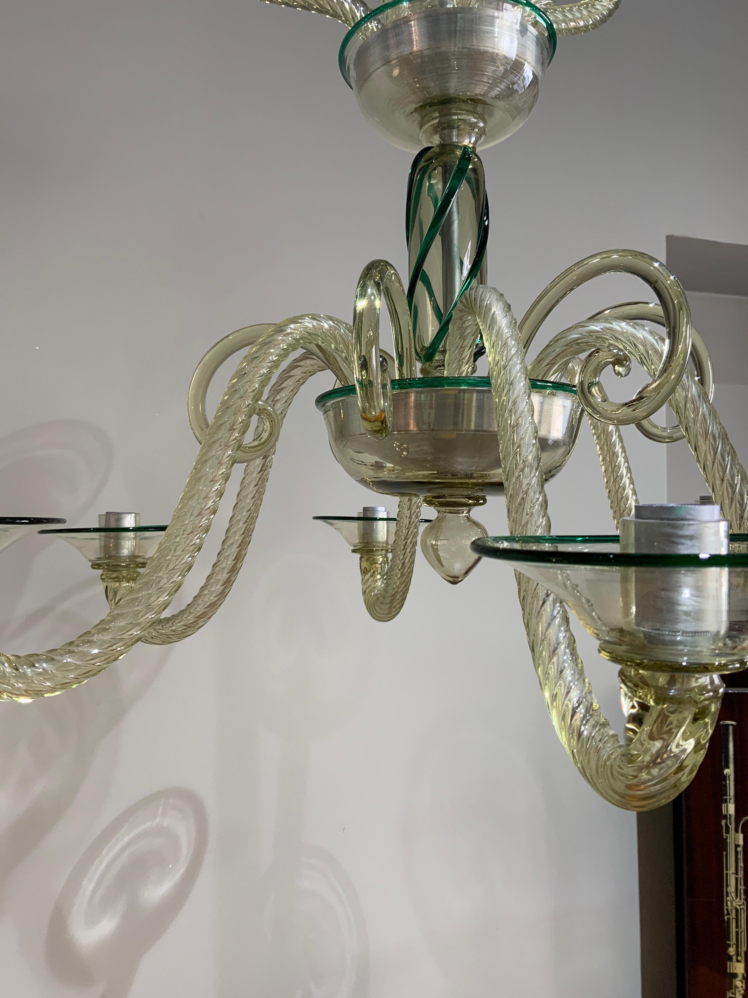A very elegant 12 arms Murano chandelier Italy Venise circa 1950.