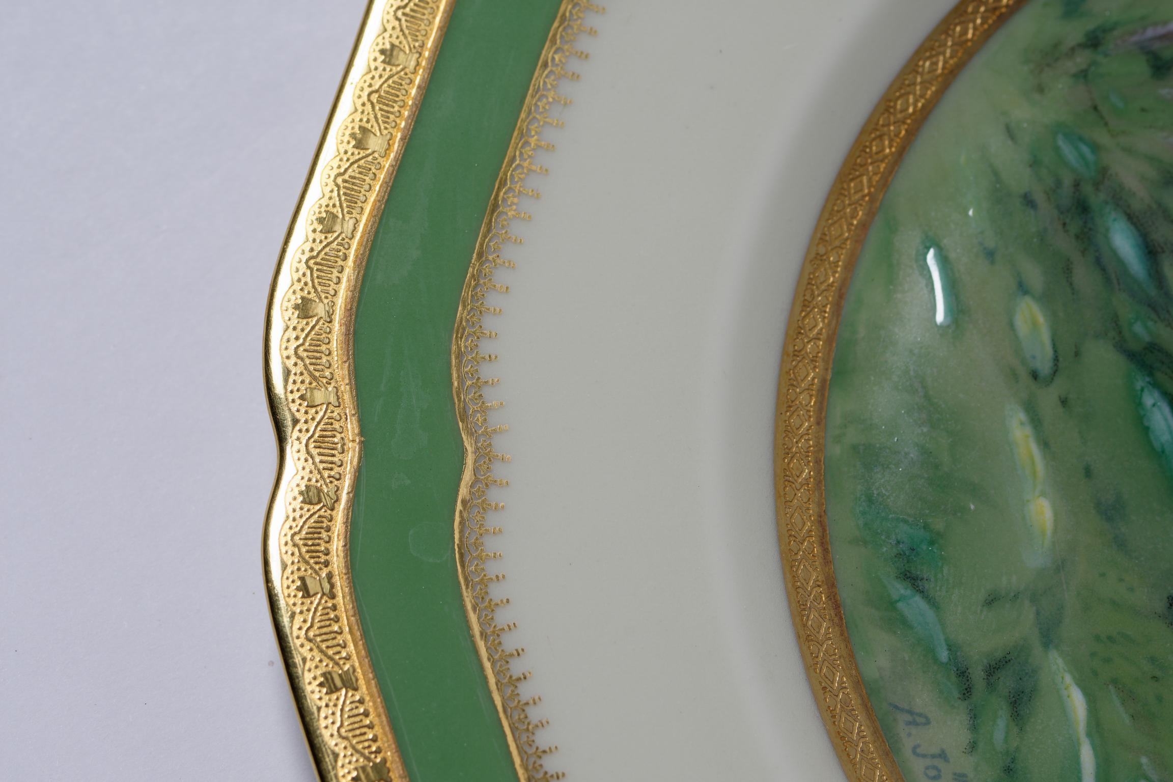 Mid-20th Century 12 Black Knight Fish Plates Designed by Arno Johnssen Green Gilt Shaped Edge For Sale
