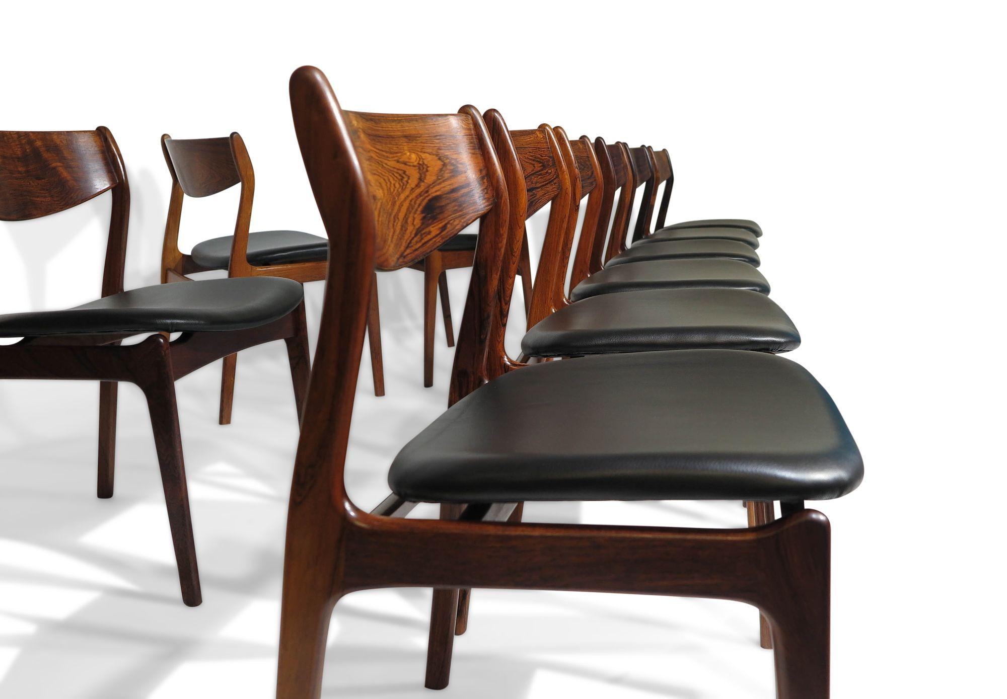 12 chaises de salle à manger en bois de rose brésilien PE Jorgensen en cuir noir neuf 2