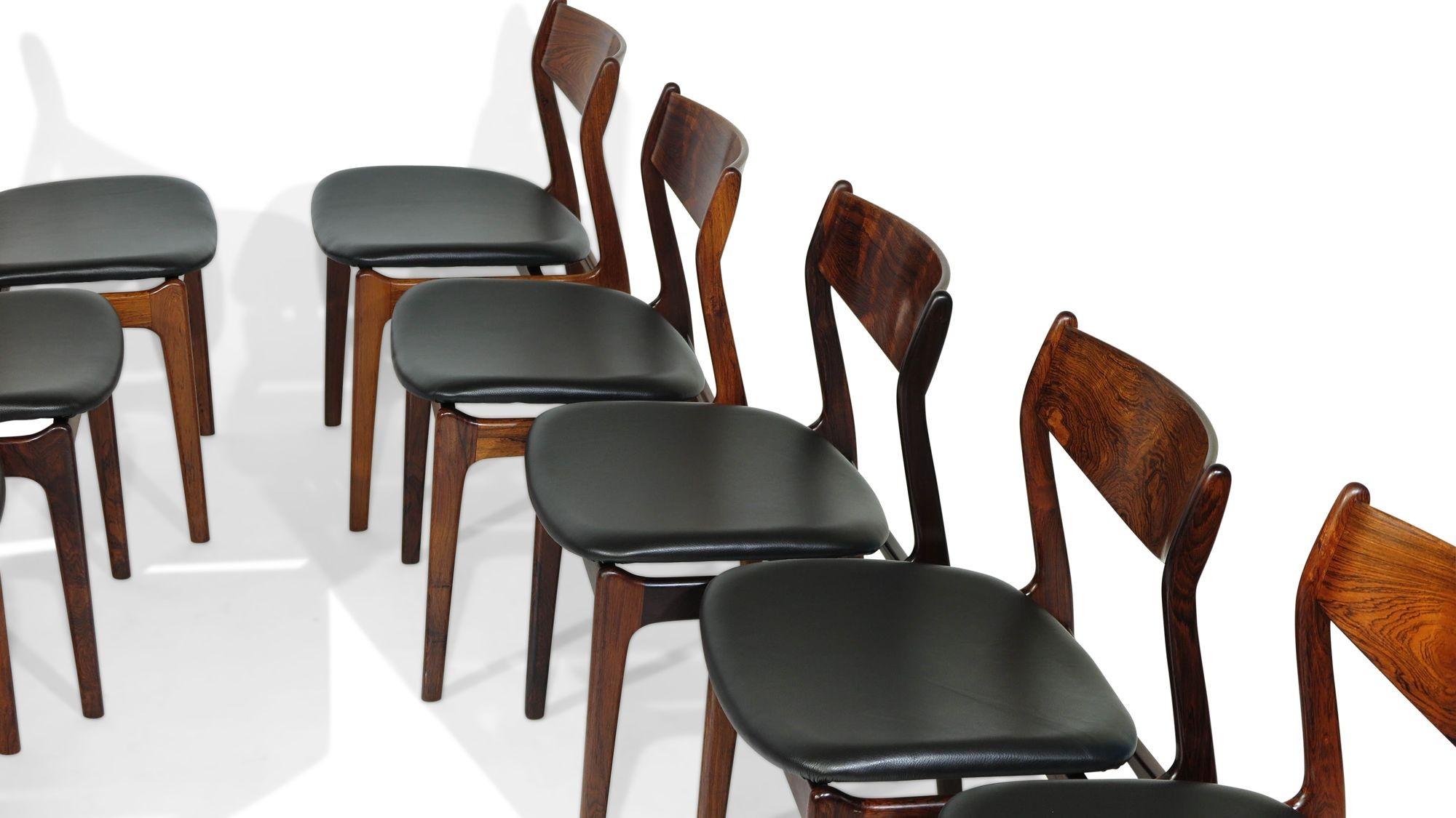 12 chaises de salle à manger en bois de rose brésilien PE Jorgensen en cuir noir neuf 4