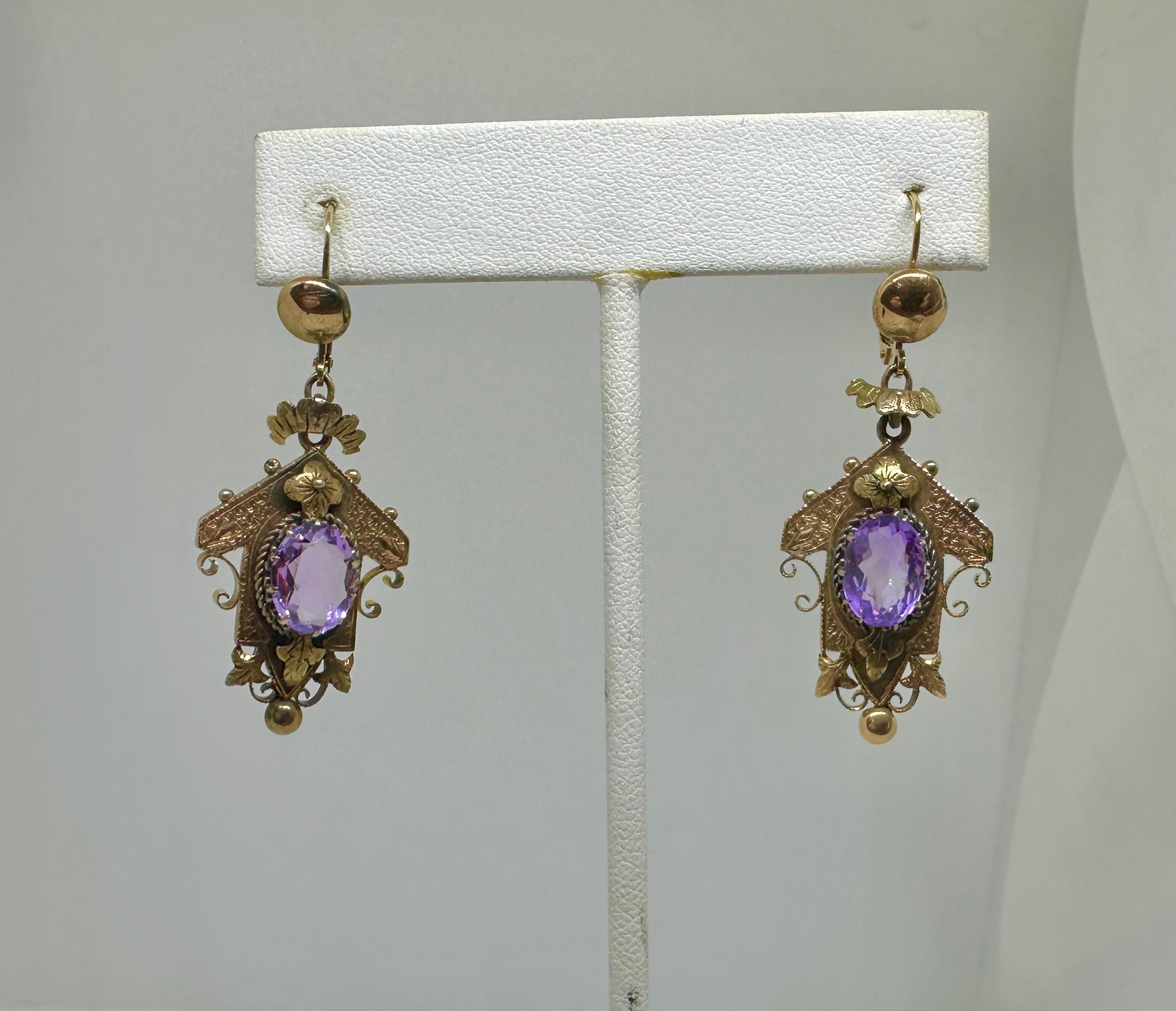 12 Carat Amethyst Earrings Pendant Necklace Gold Victorian Engraved Parure 1870 For Sale 2