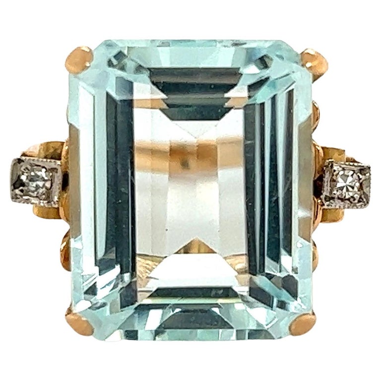 12 Carat Aquamarine and Diamond Platinum Ring For Sale at 1stDibs