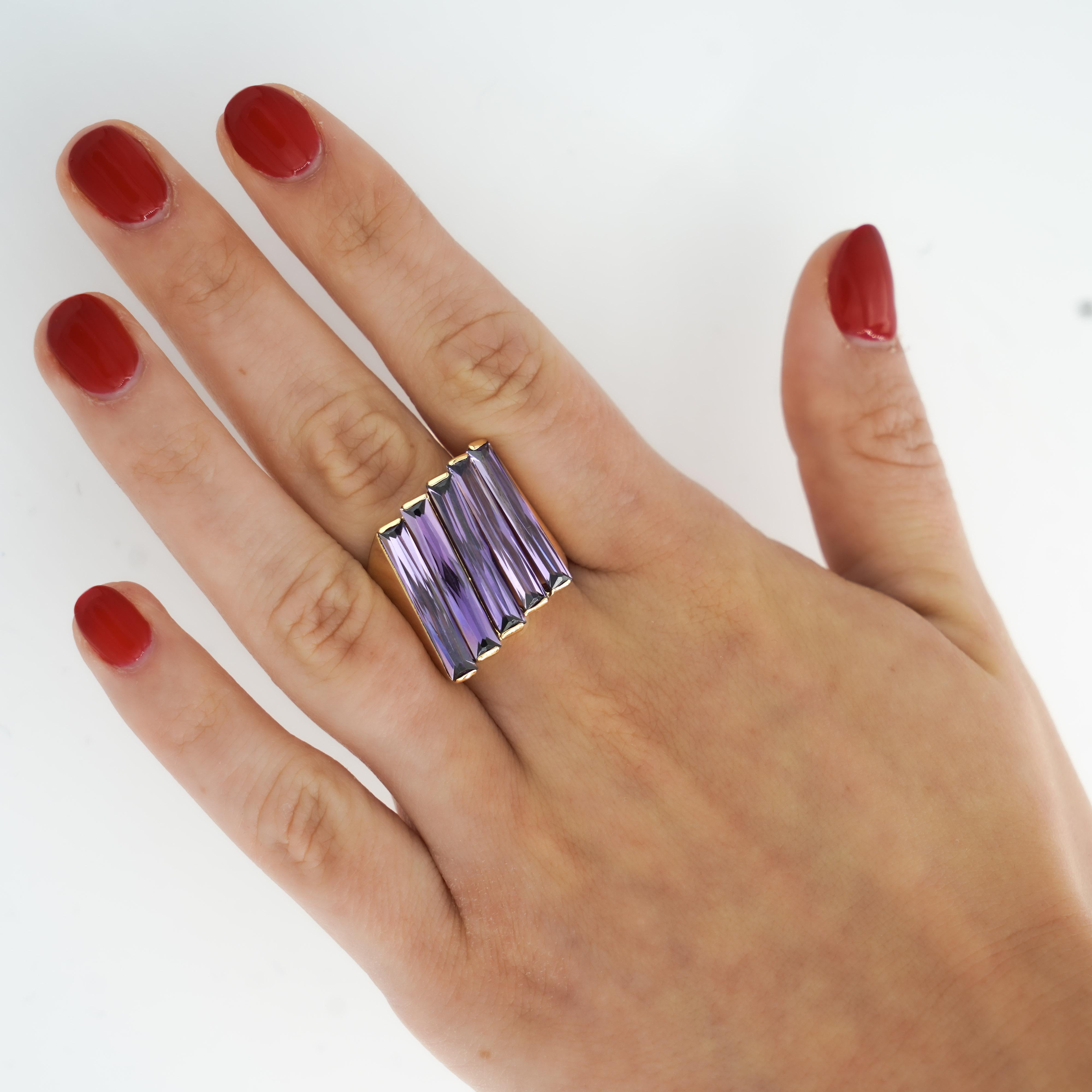 12 Carat Baguette Cut Amethyst 18K Gold Italian Cocktail Ring For Sale 2