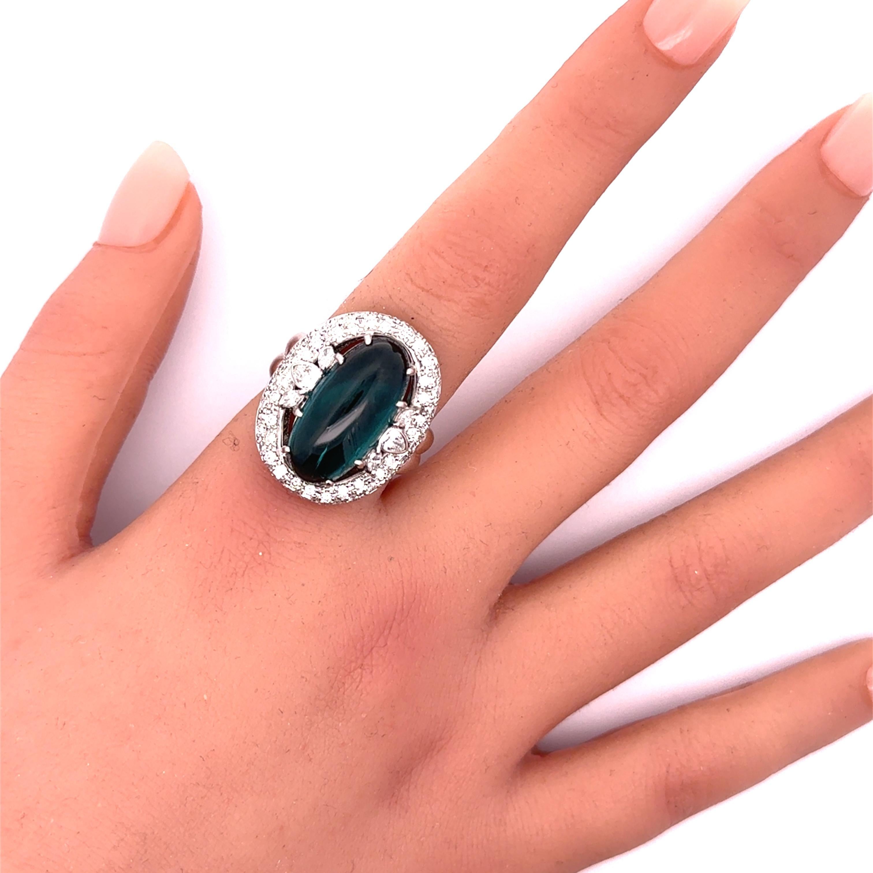 Anillo de Platino con Diamante Turmalina Azul de 12 Quilates Cabujón en venta