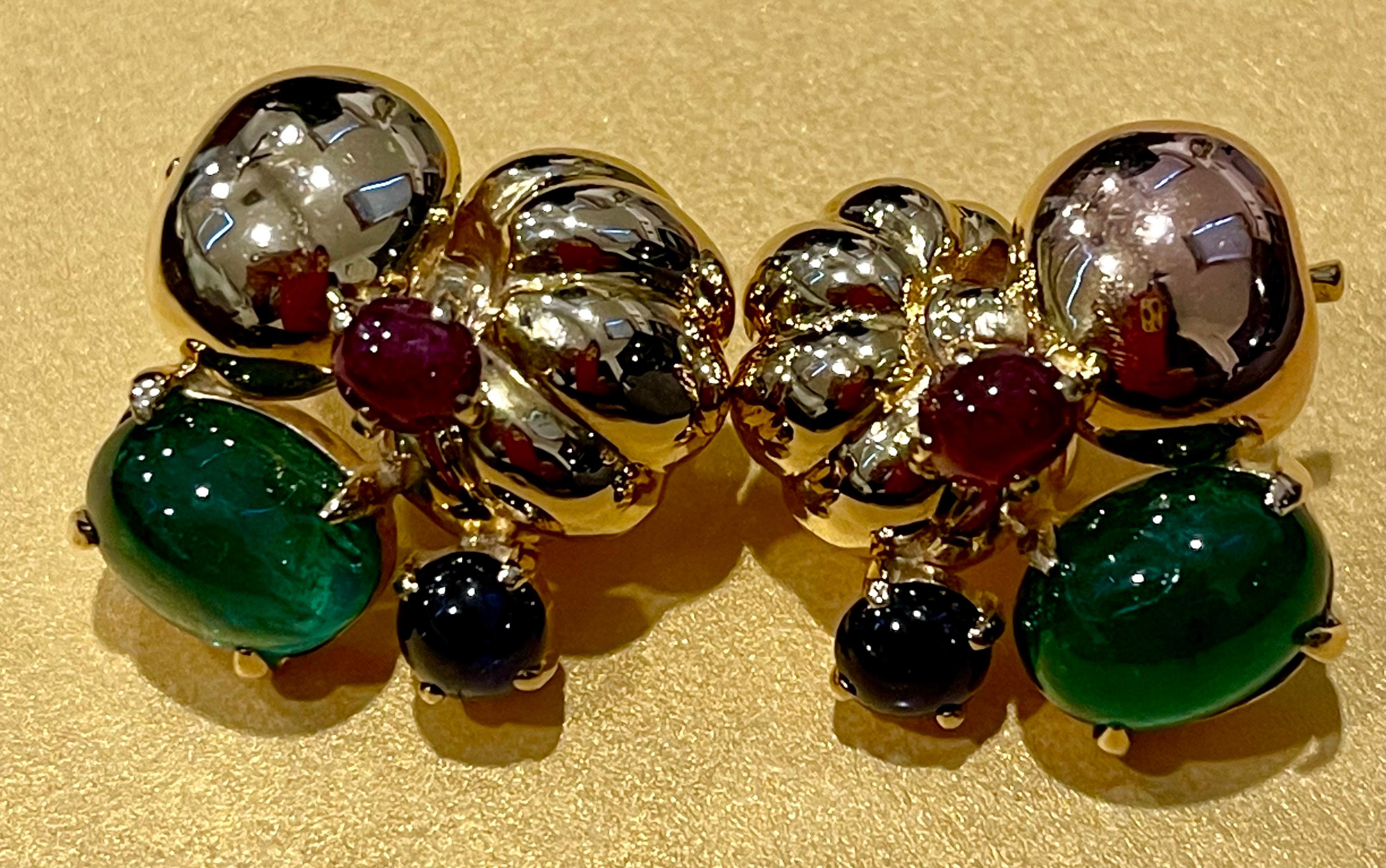 Clips d'oreilles en or jaune 14 carats avec diamants et émeraudes cabochons de 12 carats, ancienne propriété en vente 4