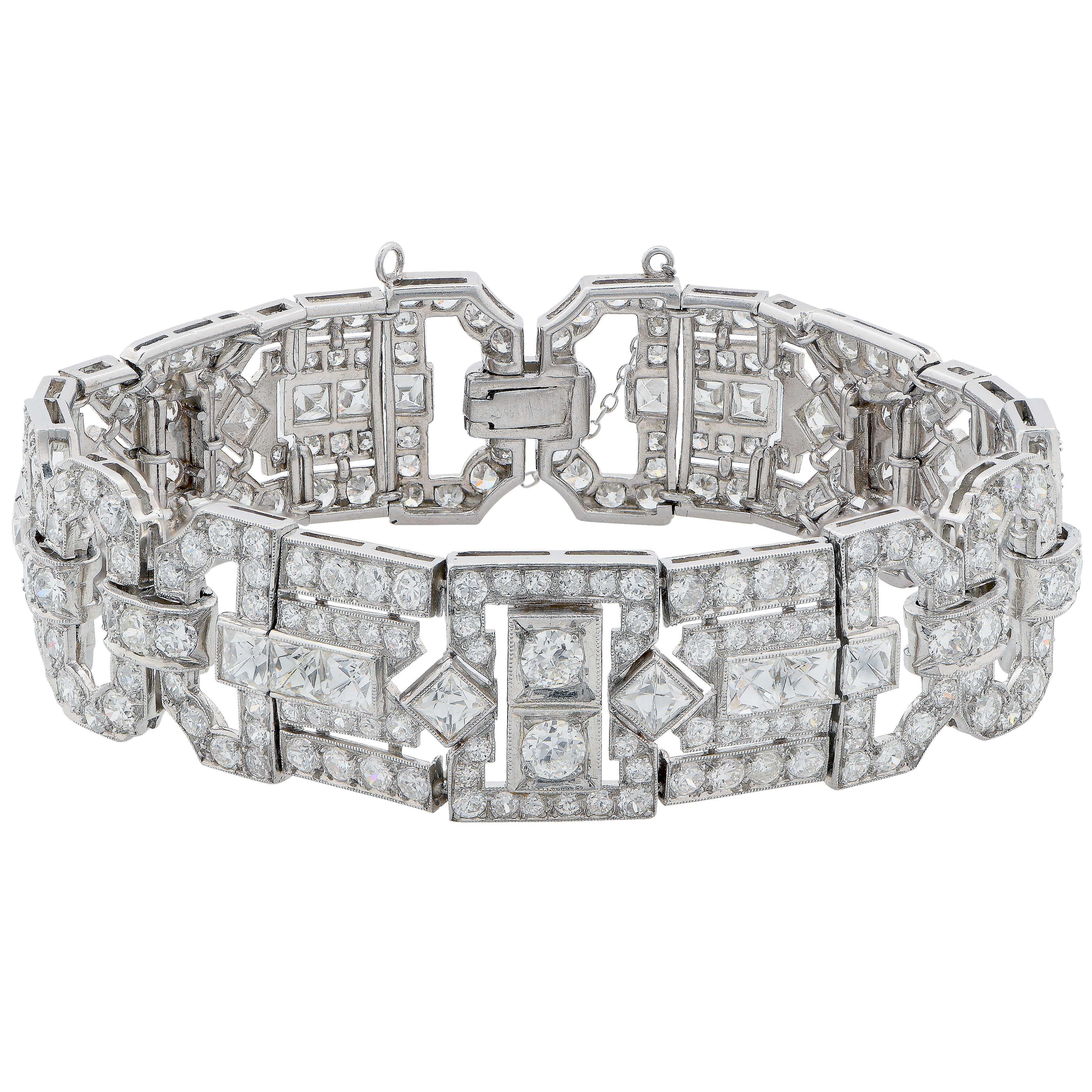 Deco Style Bracelet featuring 266 mix cut diamonds with and estimated total weight of 12 Carats.
Metal Type: Platinum
Metal Weight: 38.9 Grams
