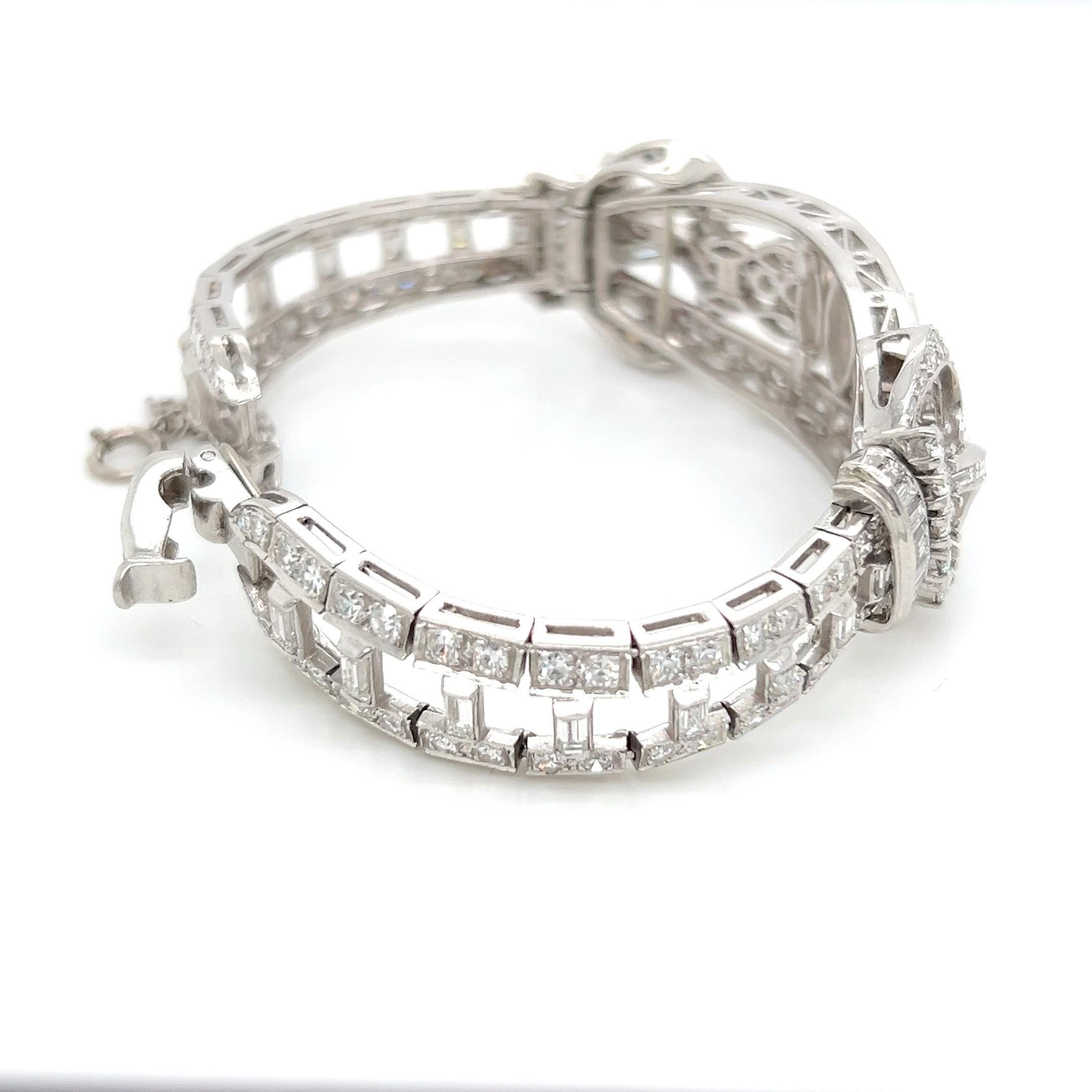 12 Carat Diamond Round Marquise Baguette 18 Karat Gold Vintage Classic Bracelet For Sale 1