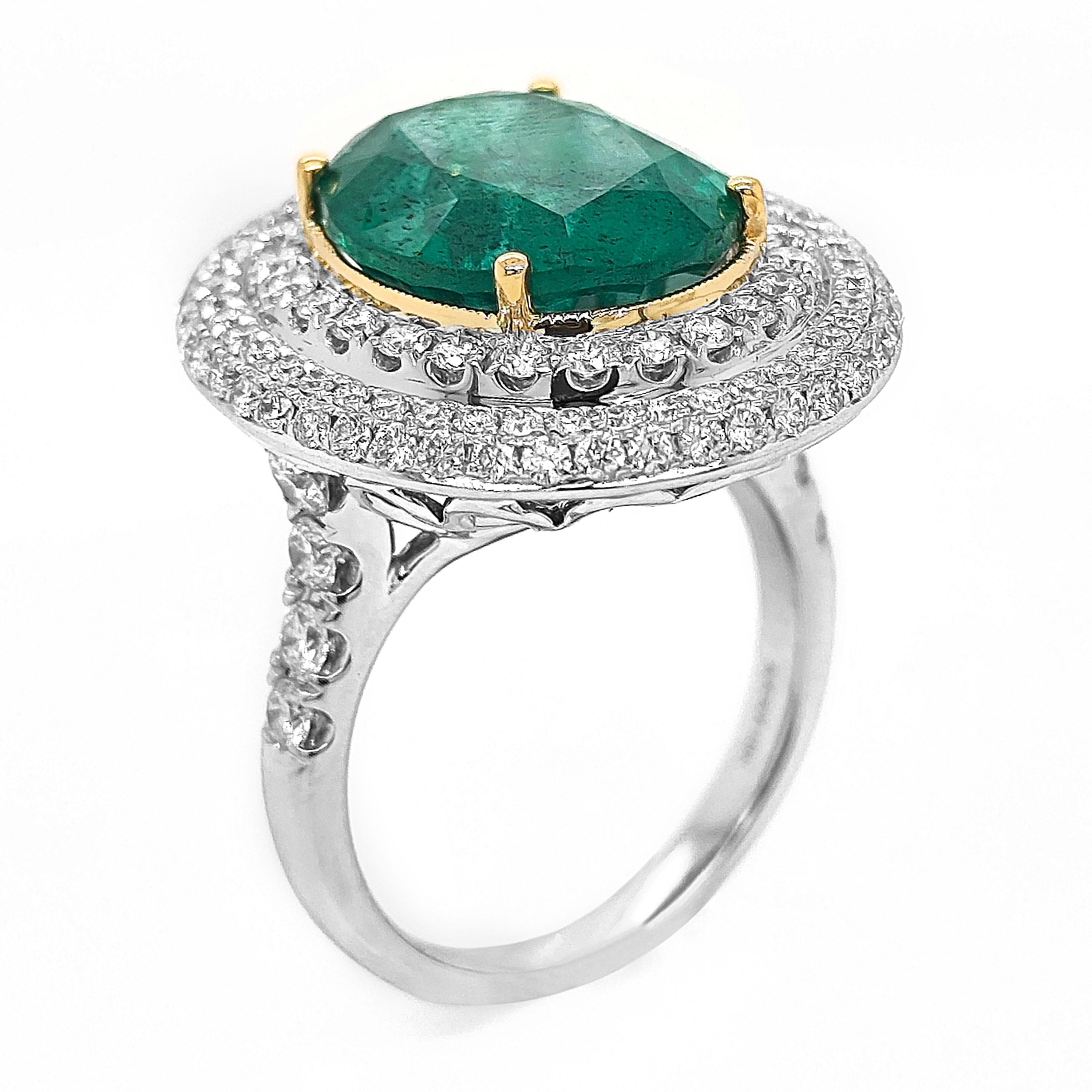 1.2 Carat Emerald and Diamond White Gold Ring In New Condition For Sale In New York, NY