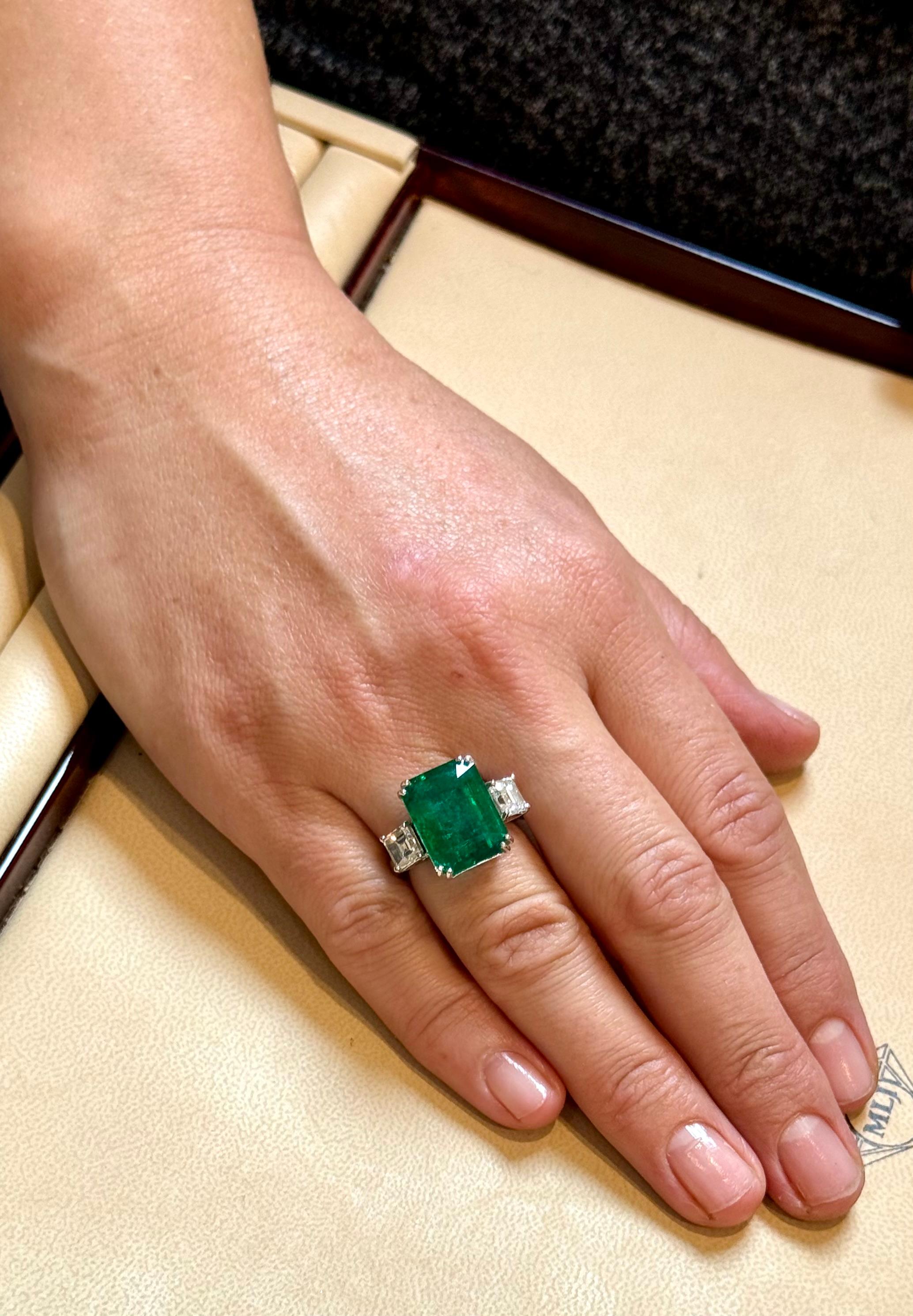 12 Carat Emerald Cut Colombian Emerald and 1.6 Carat Diamond 18 Karat Gold Ring For Sale 9