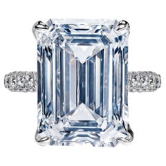 Bague de fiançailles avec diamant taille émeraude de 12 carats certifié GIA, E VVS1