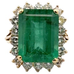 Anillo de cóctel vintage de oro amarillo de 18 quilates con diamante esmeralda de 12 quilates
