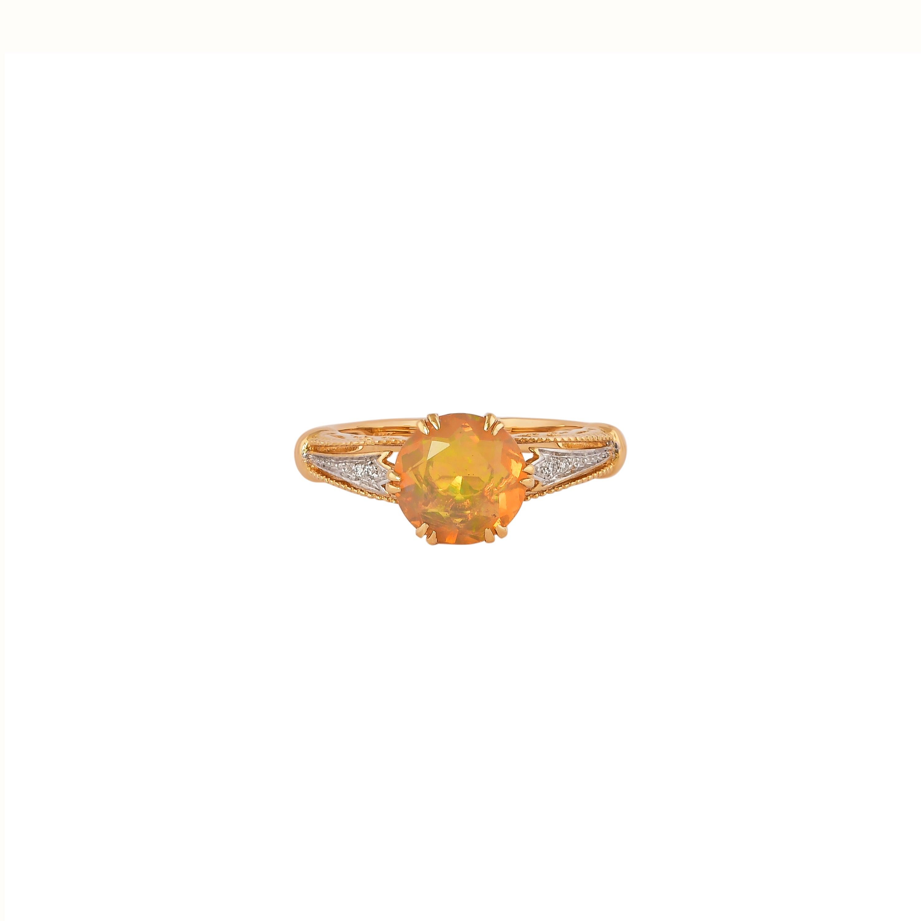 Sunita Nahata Opale éthiopienne 1.20 carats. Bague fantaisie en or jaune 18 carats avec diamants Pour femmes en vente