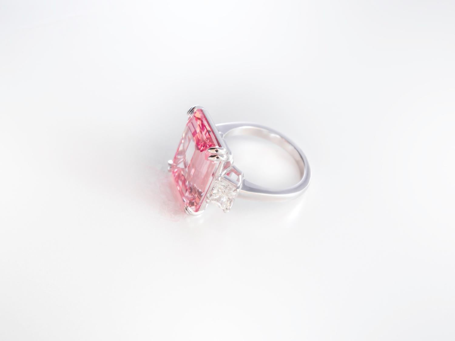 Modern 12 Carat Fancy Intense Pink Diamond Cocktail Ring with Emerald Cut GIA For Sale