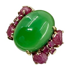 12 Carat Green Onyx 4.5 Carat Carved Ruby Cocktail Ring 14 Karat Gold Retro